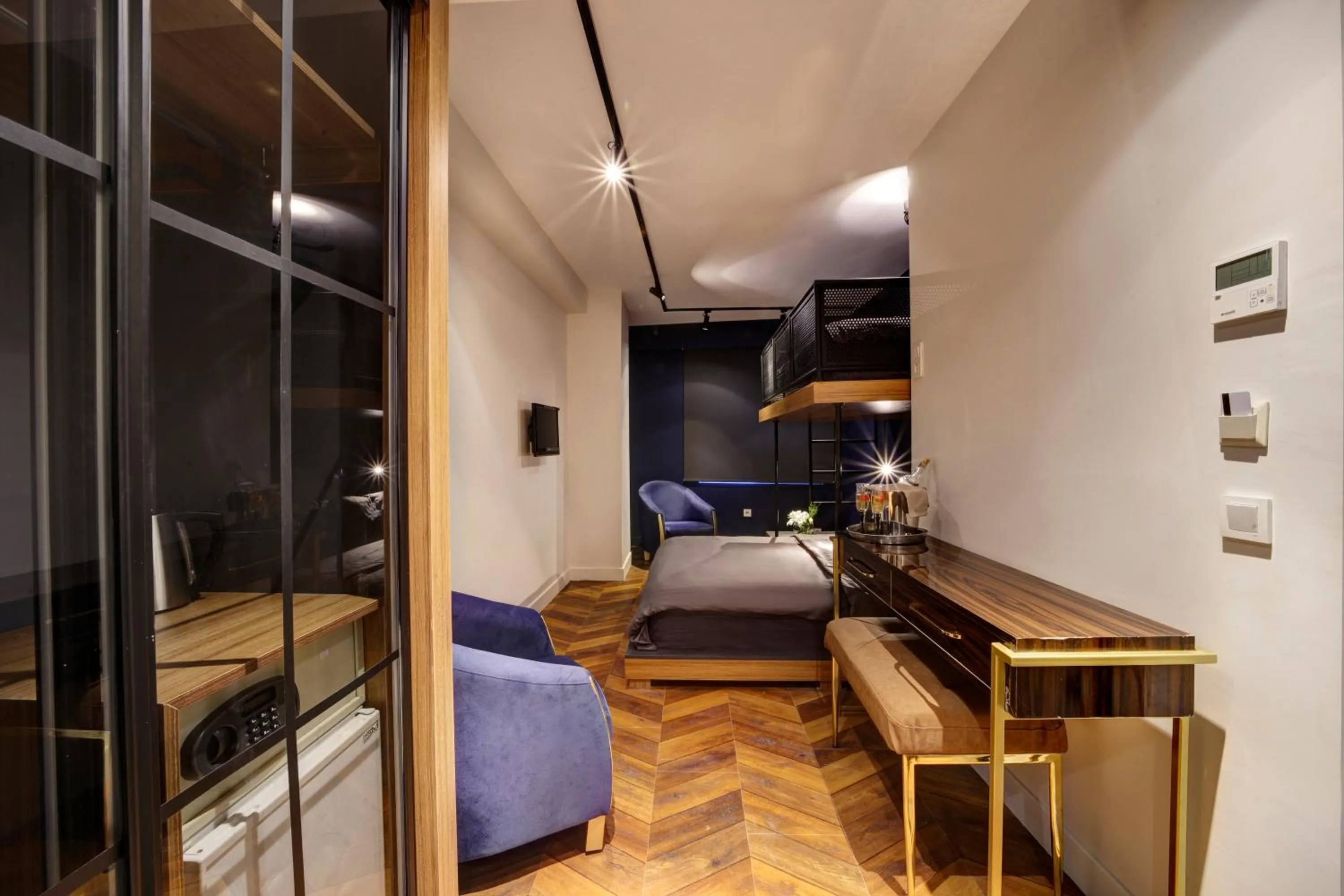 Photo of the whole room, Bed in Concept Nisantasi Hotels & Spa