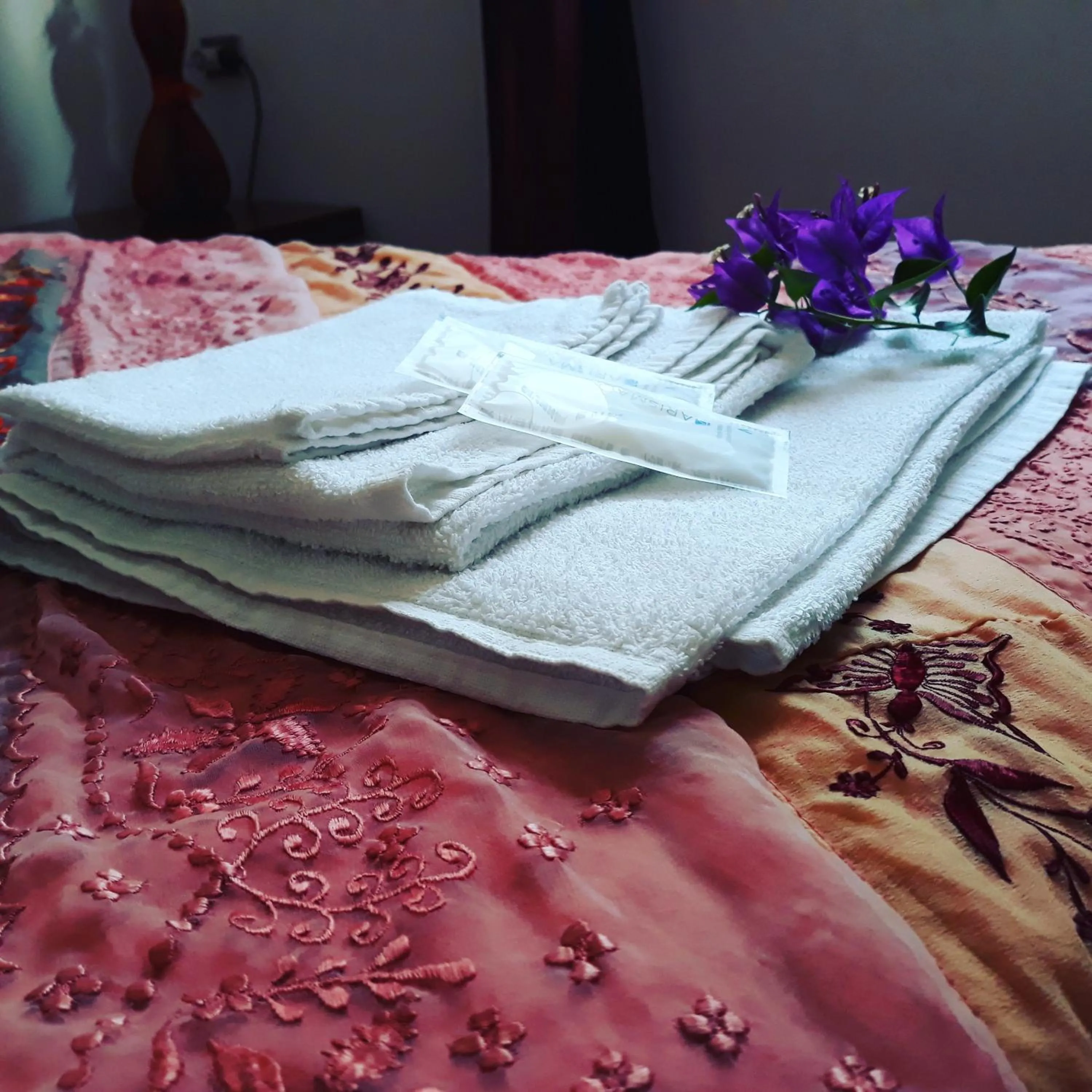 Decorative detail, Bed in Villa delle torri