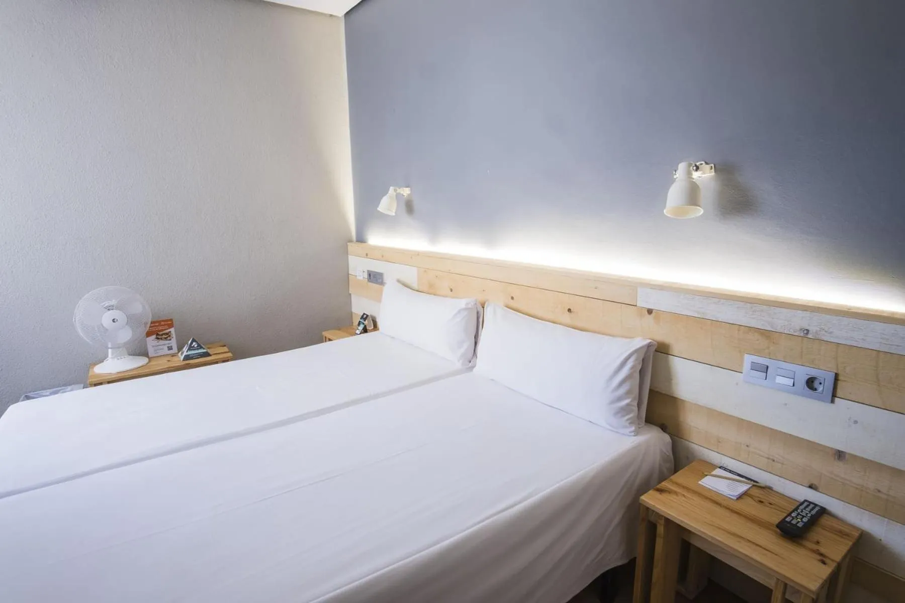 Bedroom, Bed in Hotel Alda Centro Ponferrada