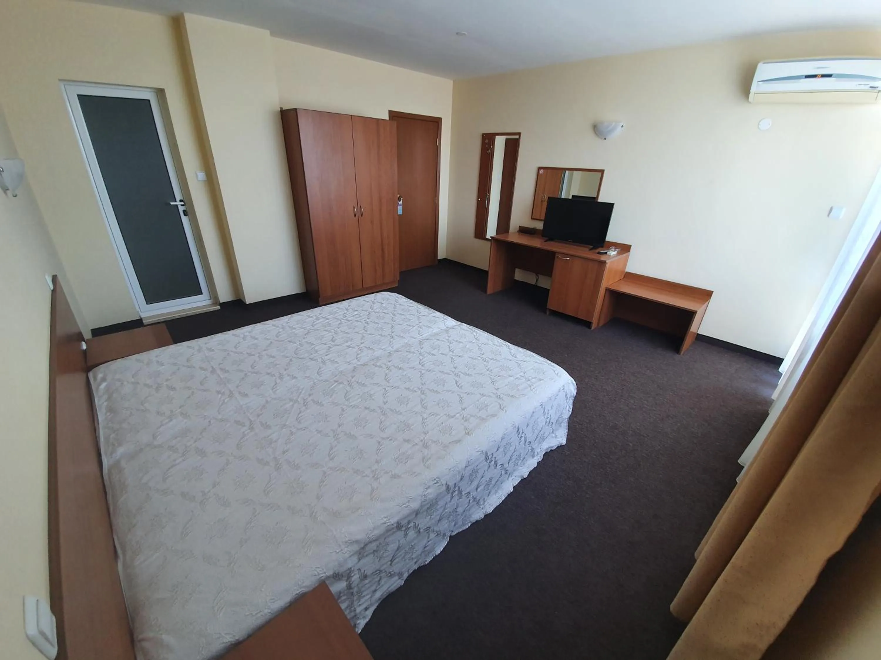 Shower in Sandor Hotel