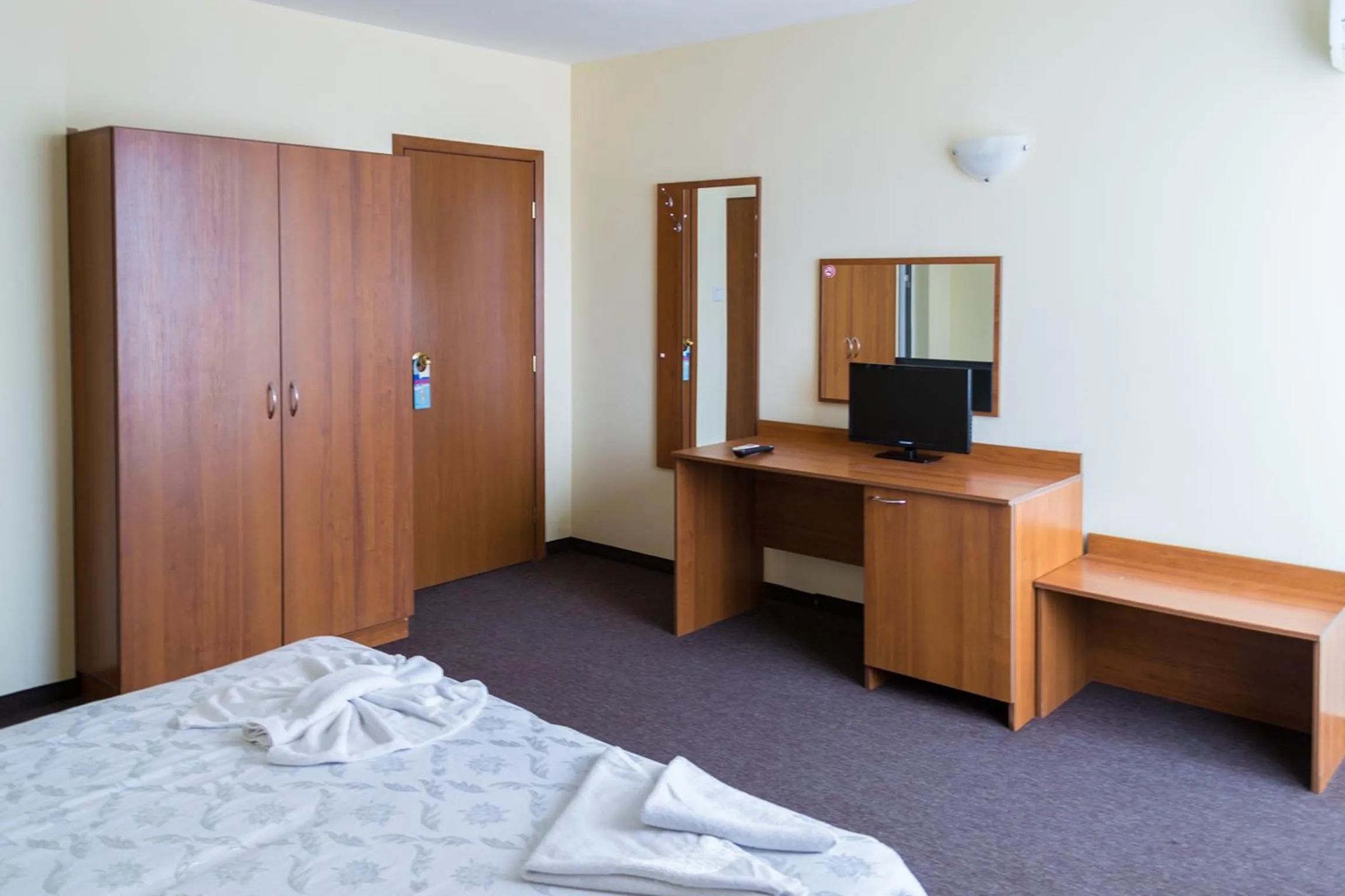 Photo of the whole room in Sandor Hotel