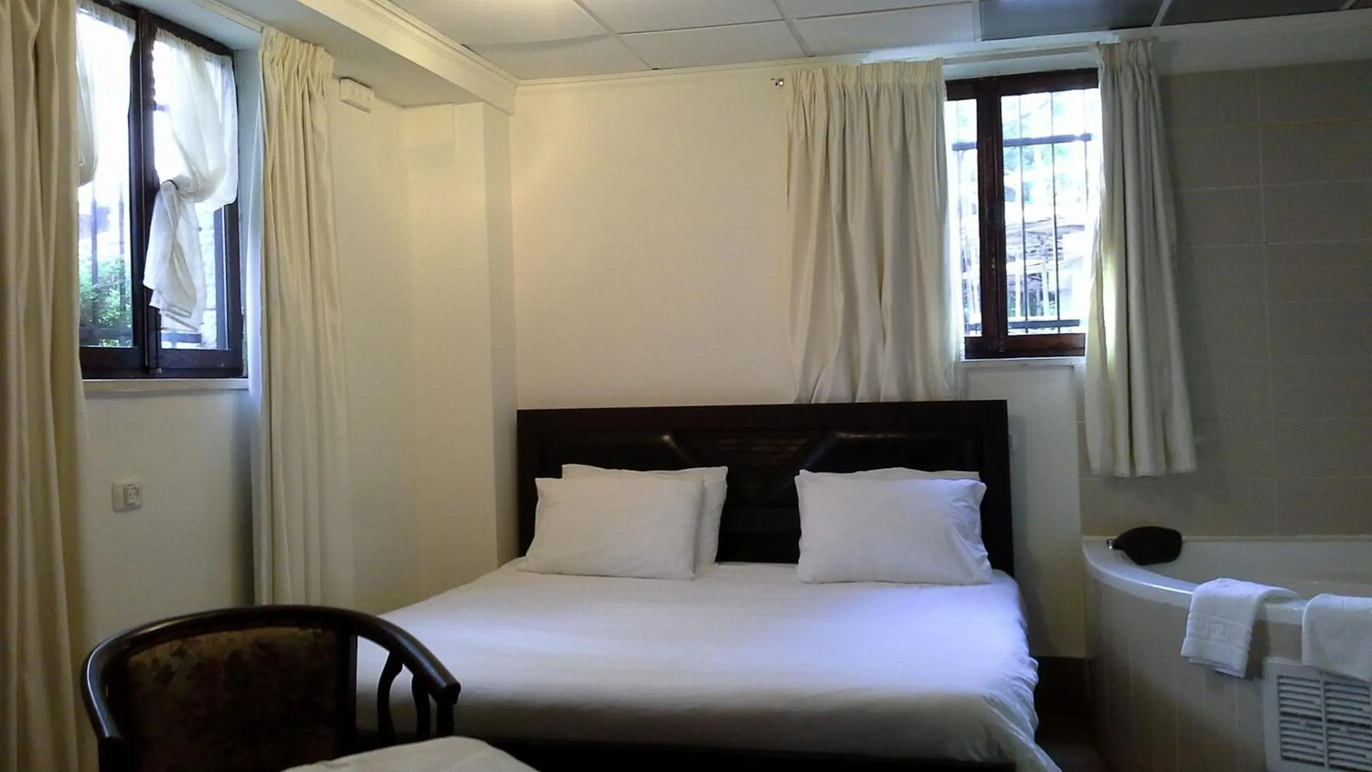 Bedroom in Rothschild Mansion