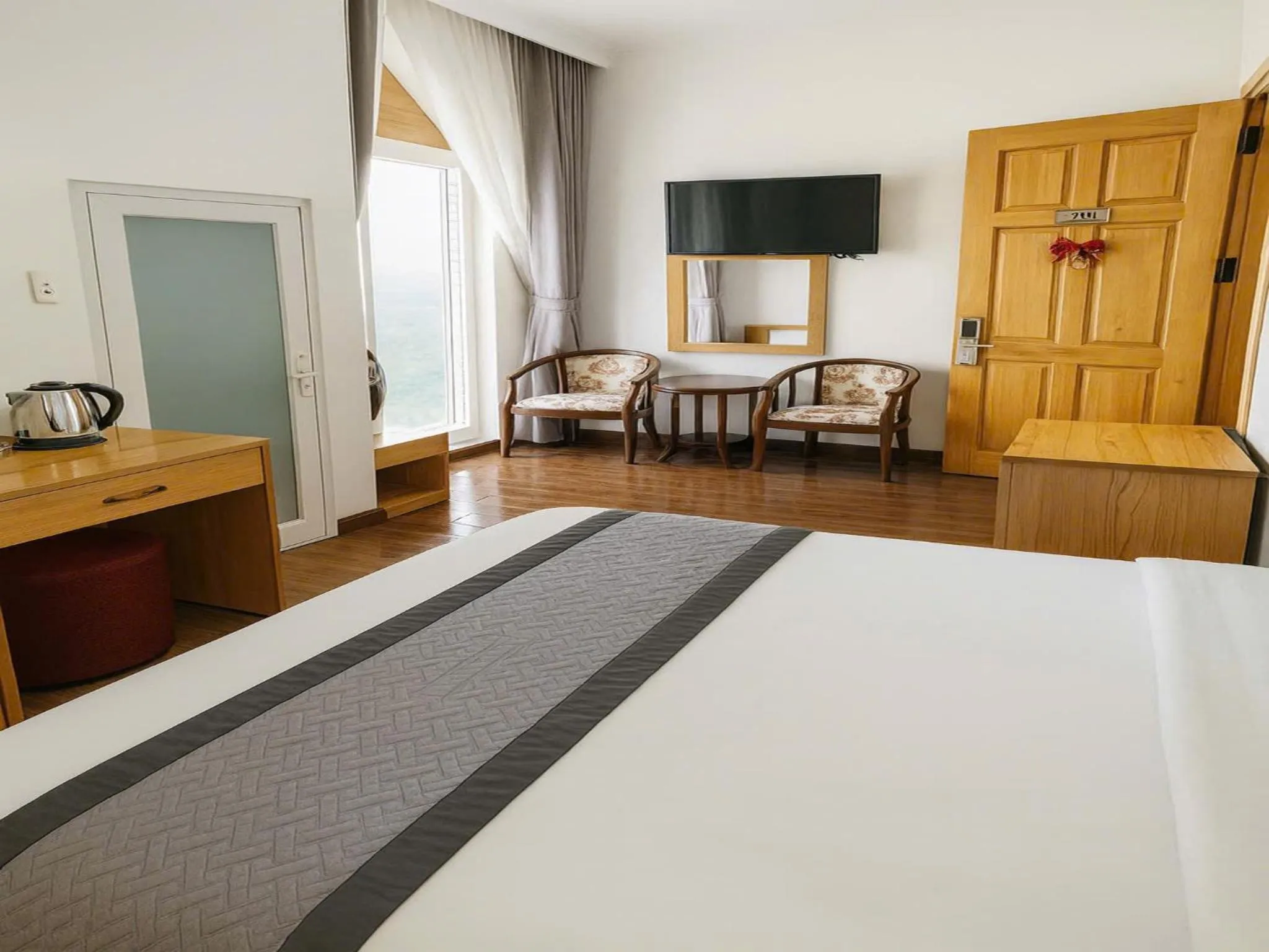 Bedroom, Bed in Dalat Wind Hotel