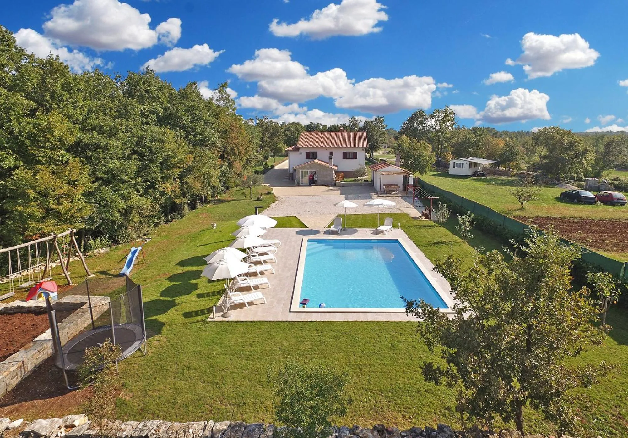 Apartment Modrusani 1561