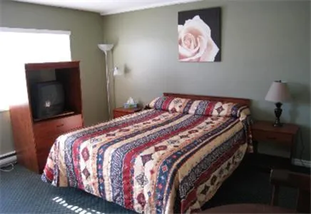 Bed in Beach Grove Motel
