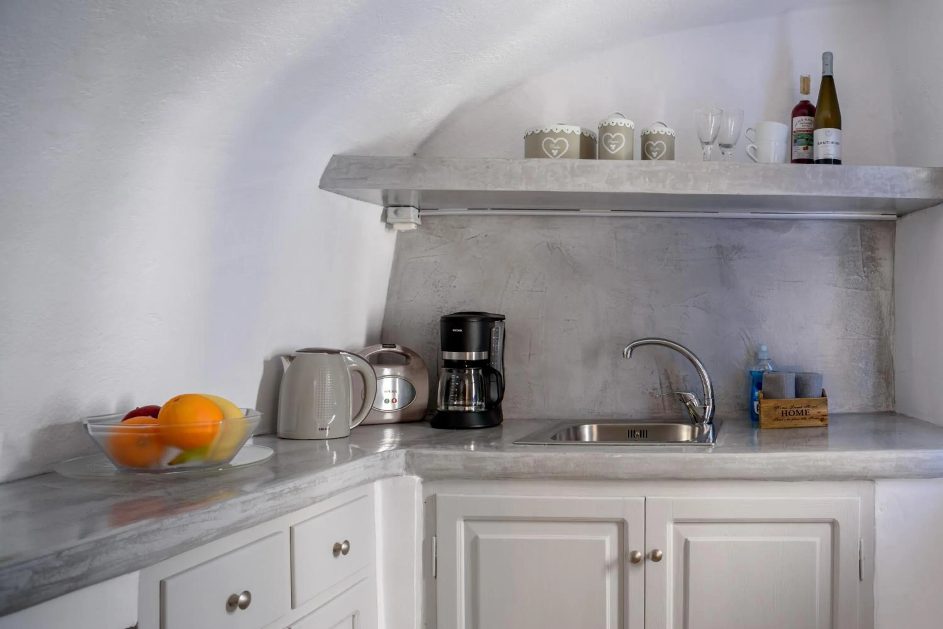 Kitchen or kitchenette in Ianthe Apartments & Villa