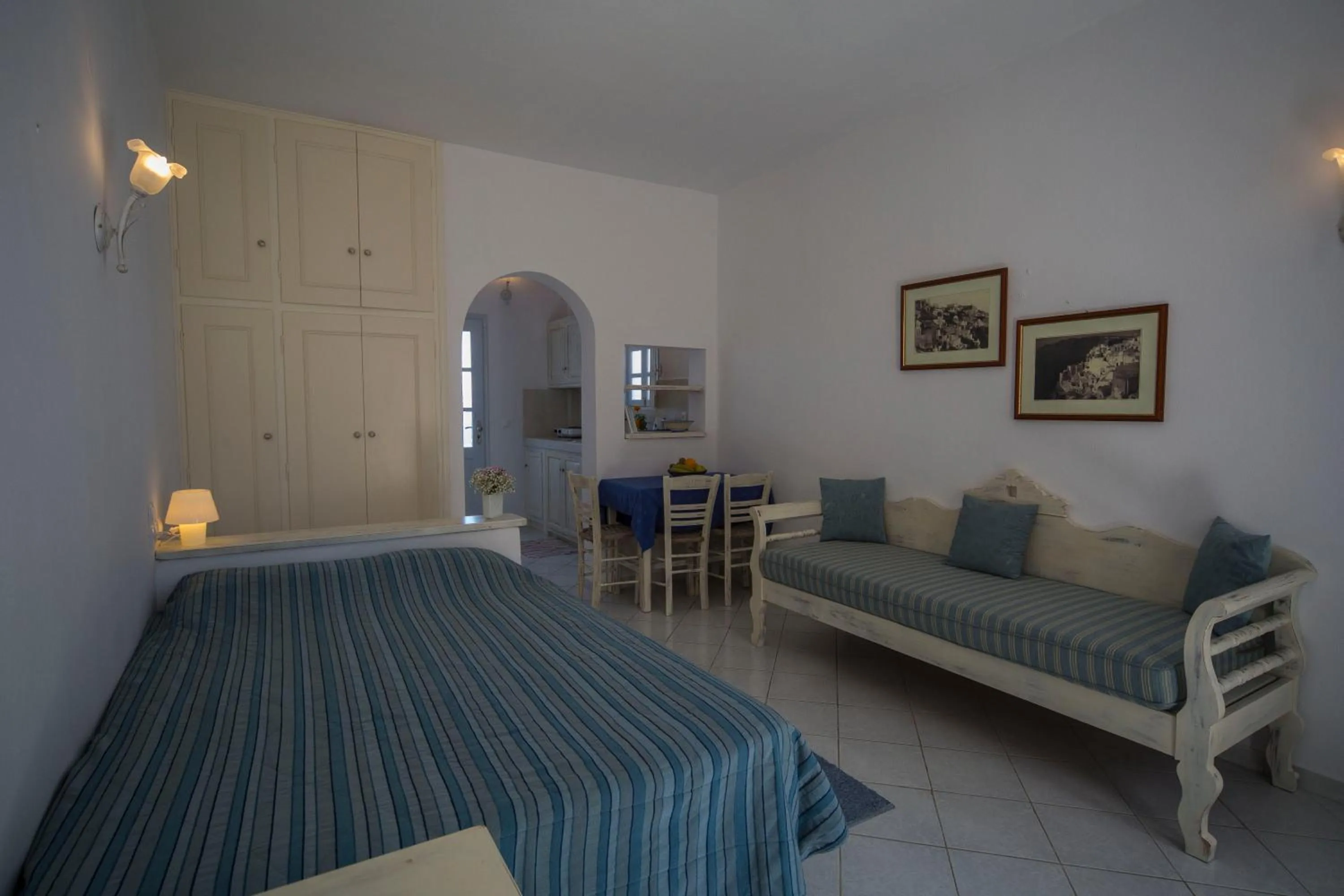 Photo of the whole room, Bed in Ianthe Apartments & Villa