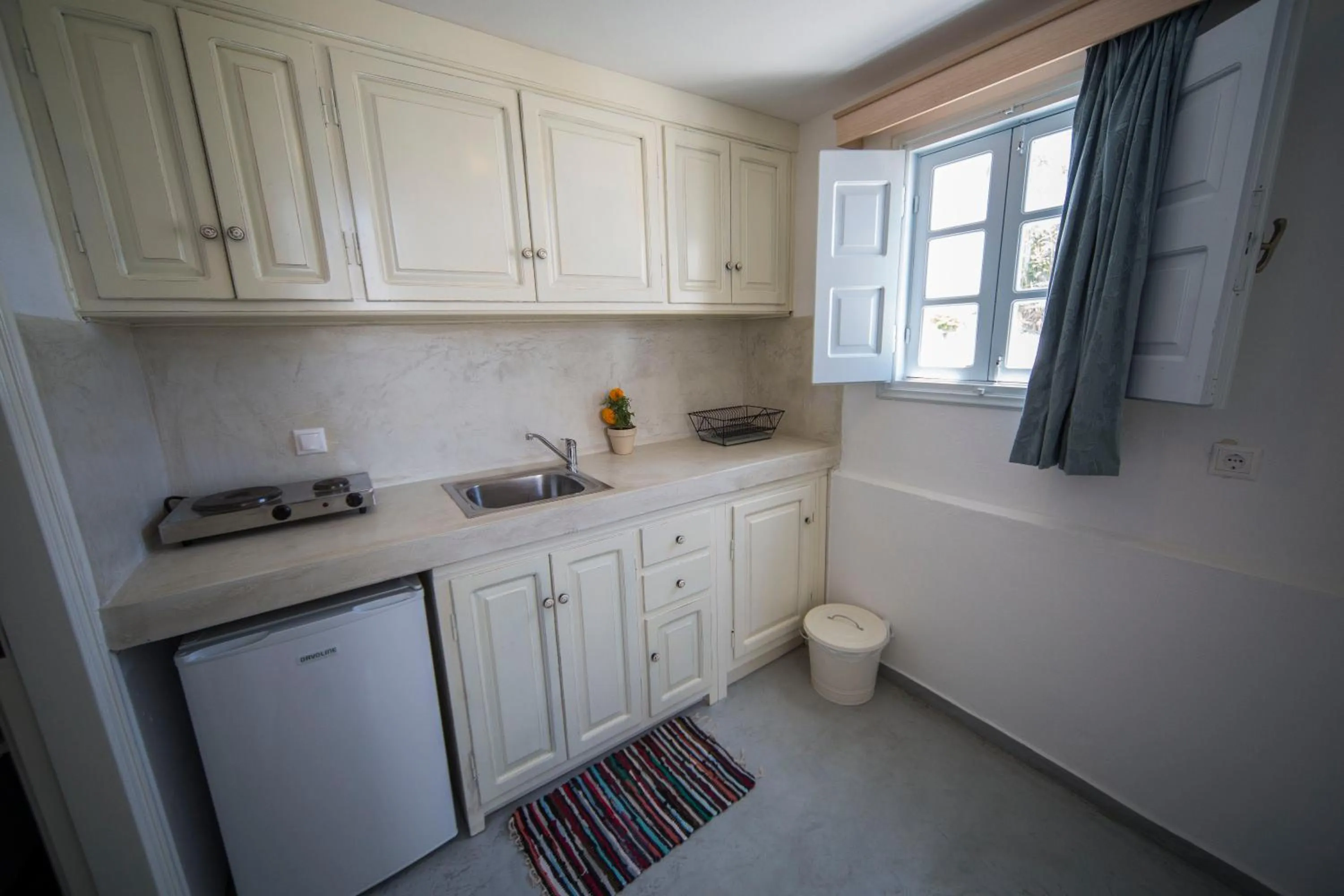 Kitchen or kitchenette in Ianthe Apartments & Villa