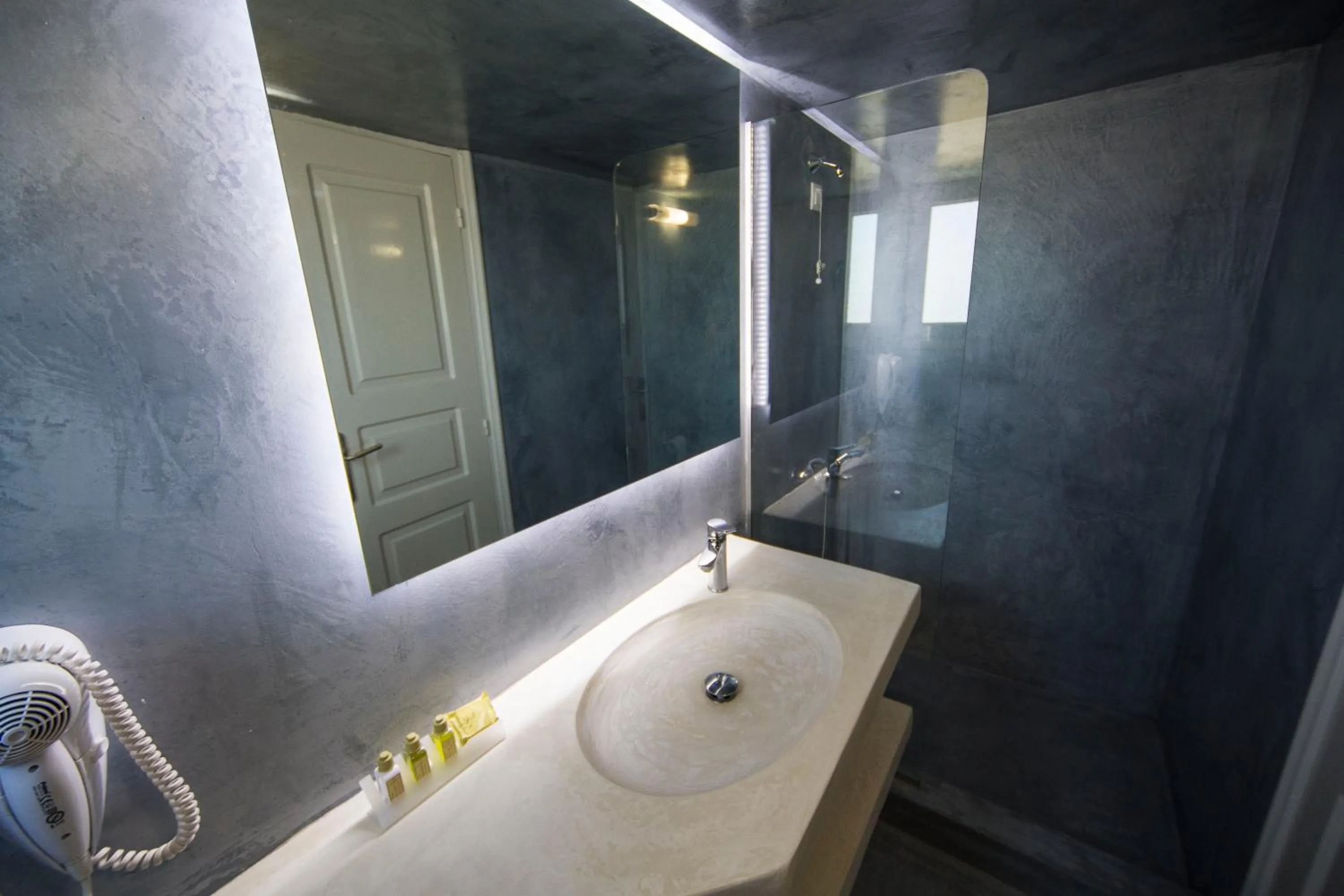 Bathroom in Ianthe Apartments & Villa