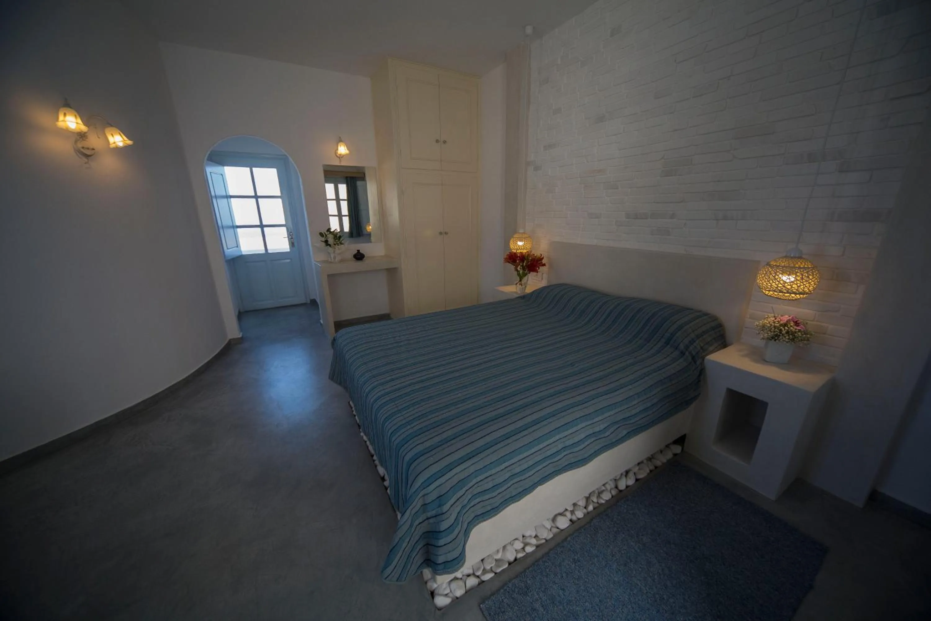 Photo of the whole room, Bed in Ianthe Apartments & Villa