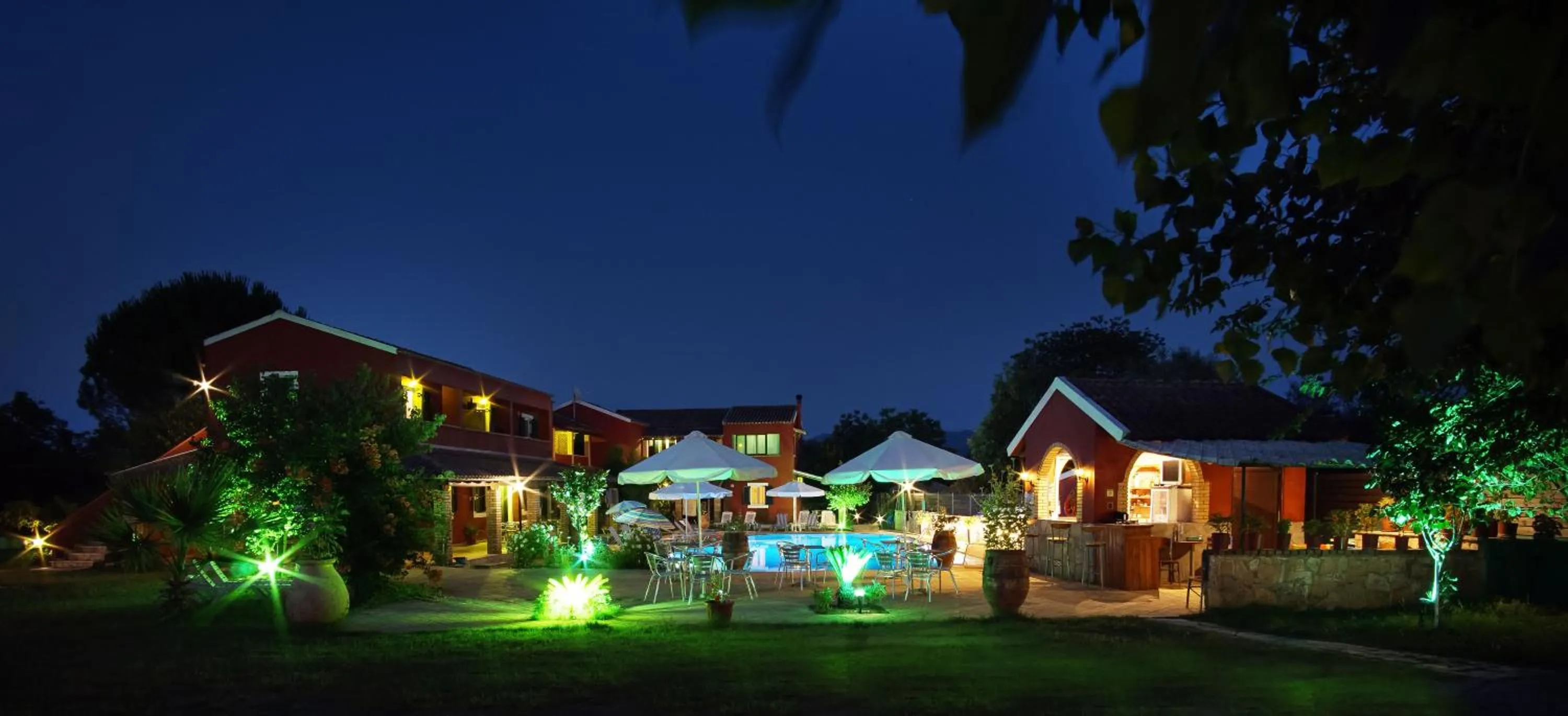 Night in Blue Dream Apartments