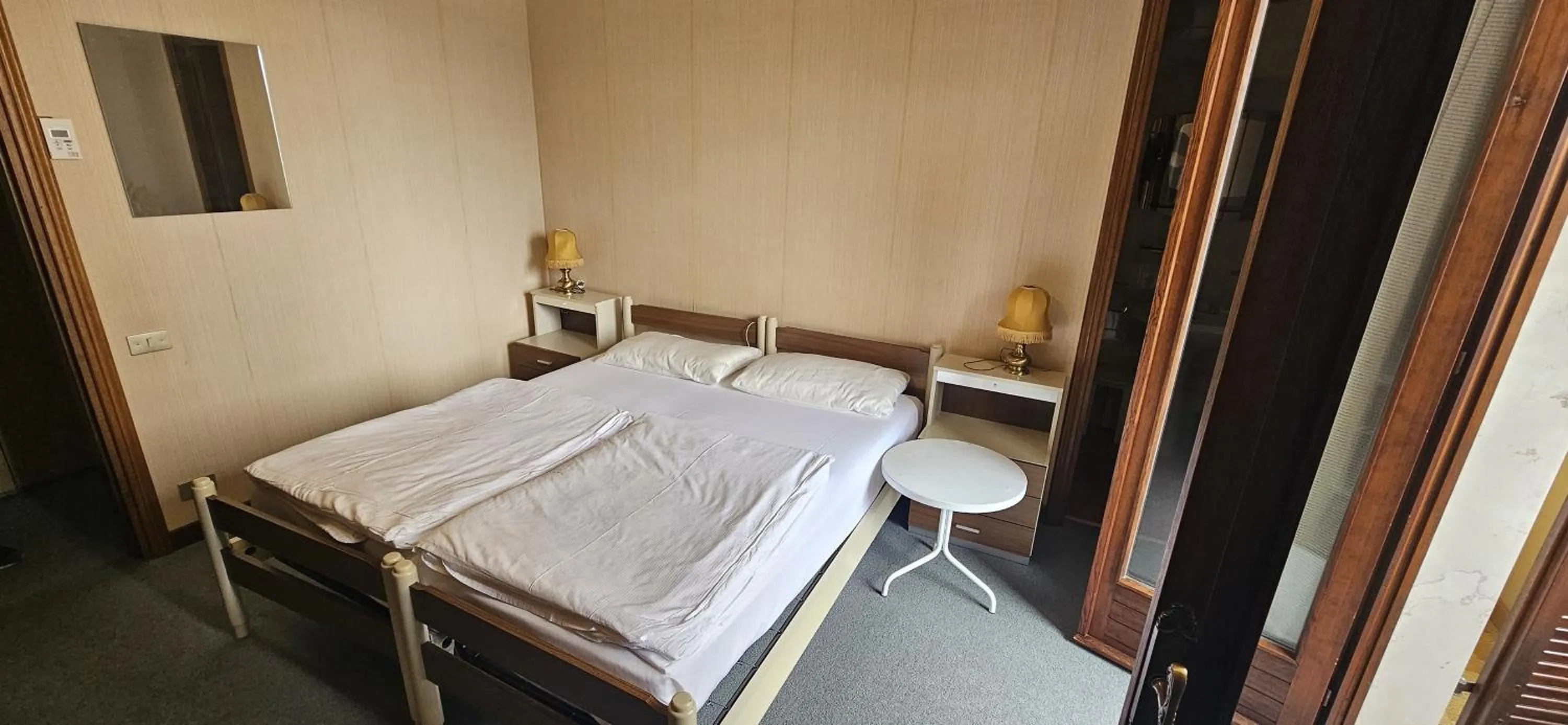 Bedroom, Bed in Hotel Garden