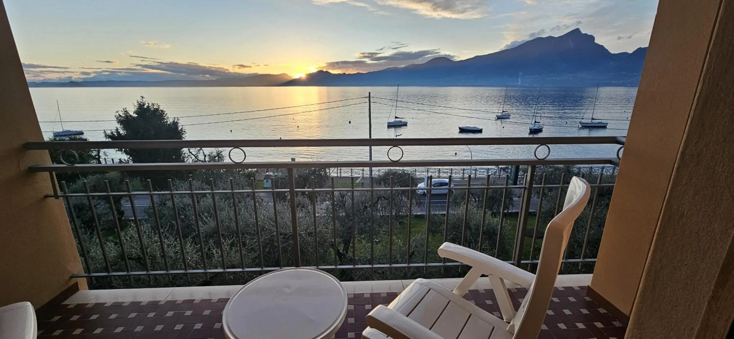 Lake view in Hotel Garden