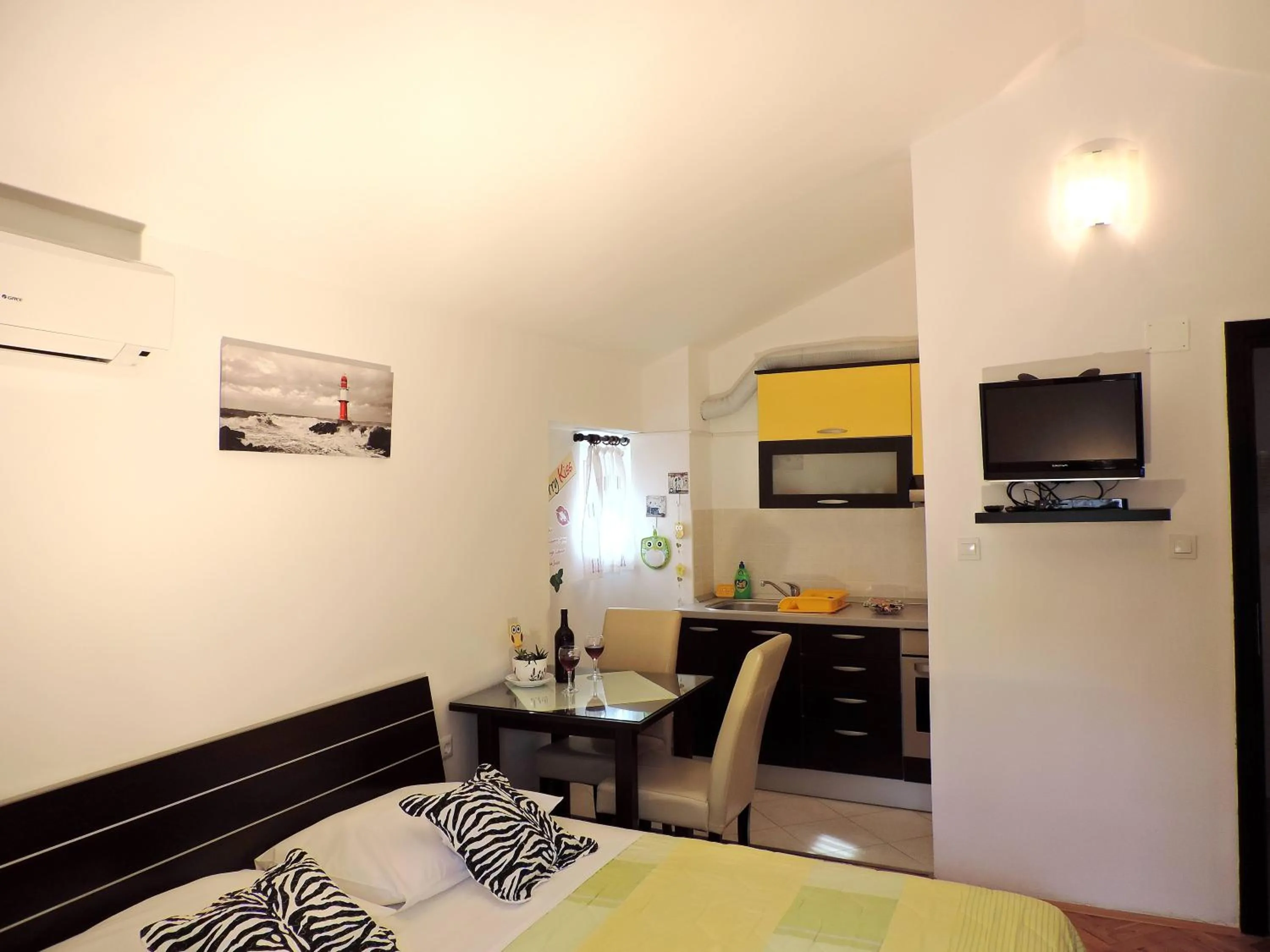 Photo of the whole room in Apartments Lana