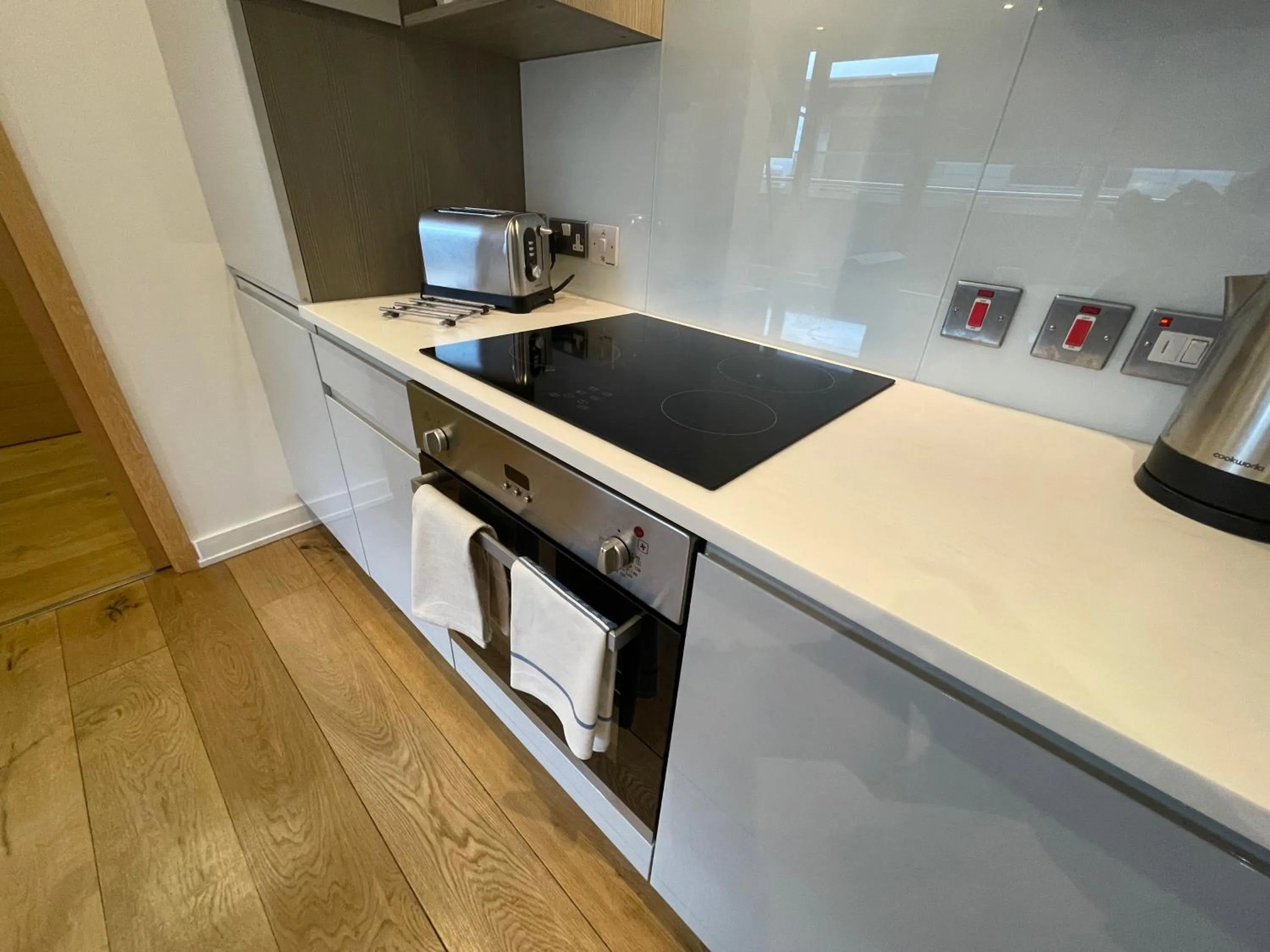 Kitchen or kitchenette in Quay Apartments Manchester