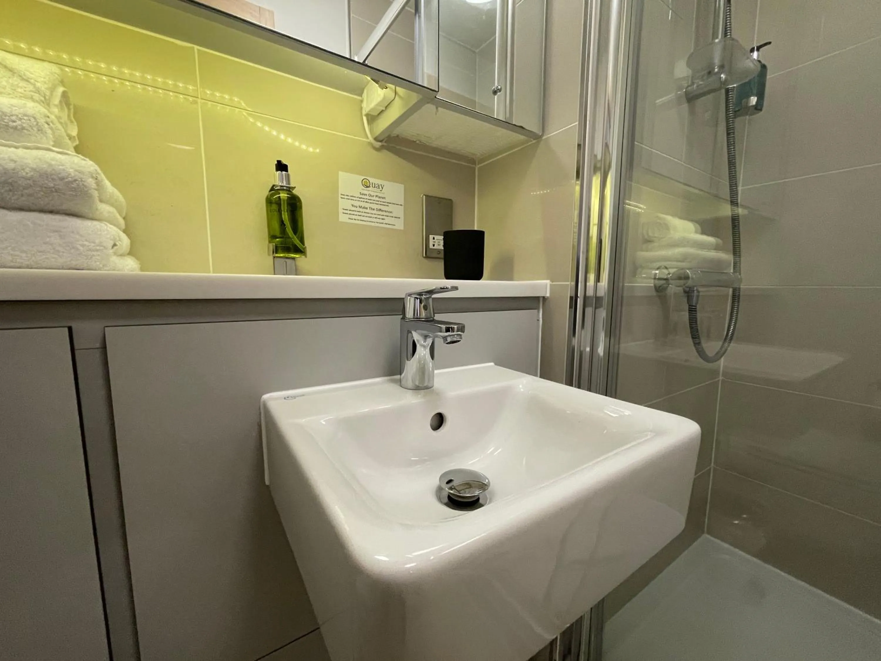 Bathroom in Quay Apartments Manchester