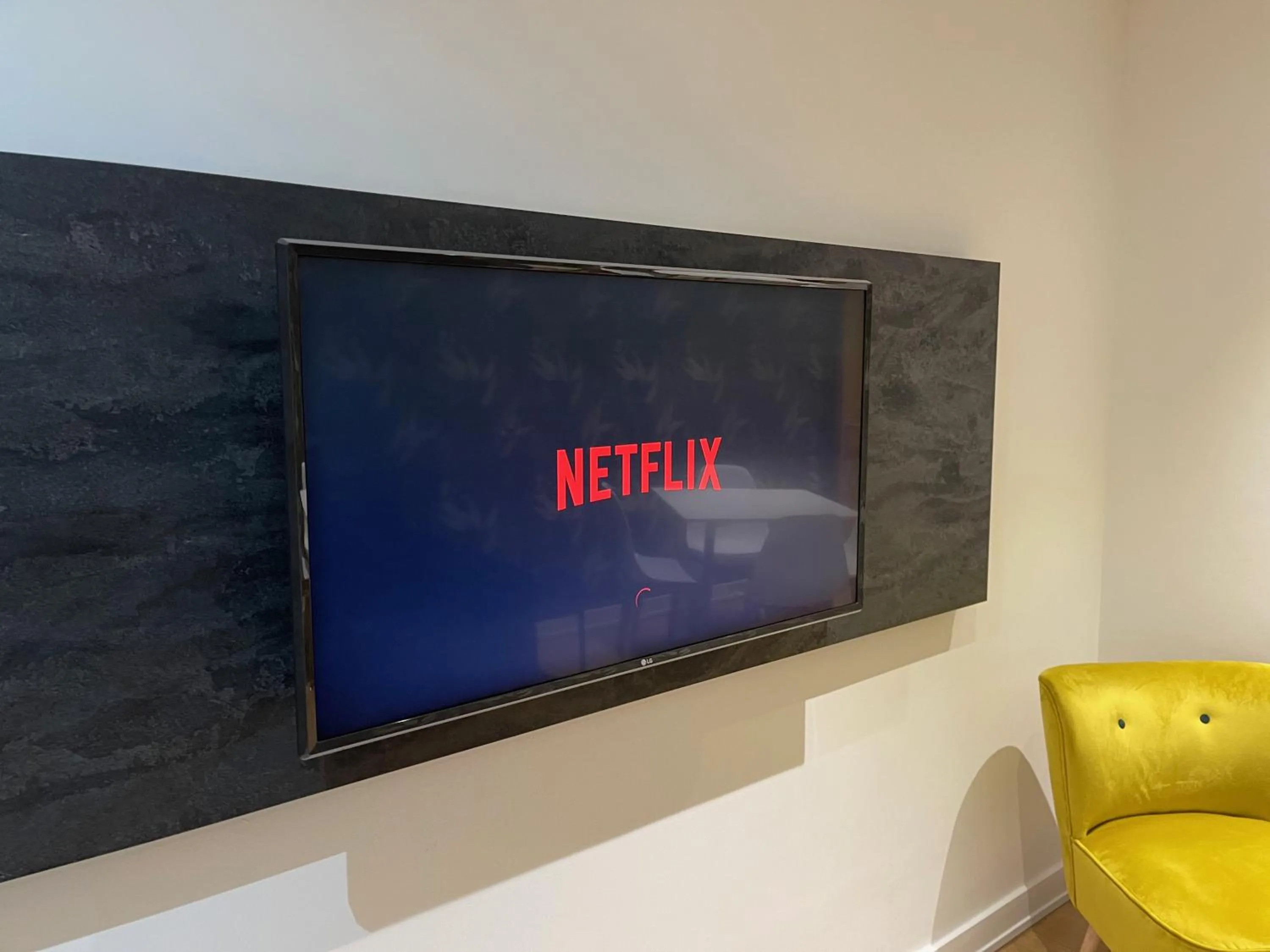 TV and multimedia in Quay Apartments Manchester