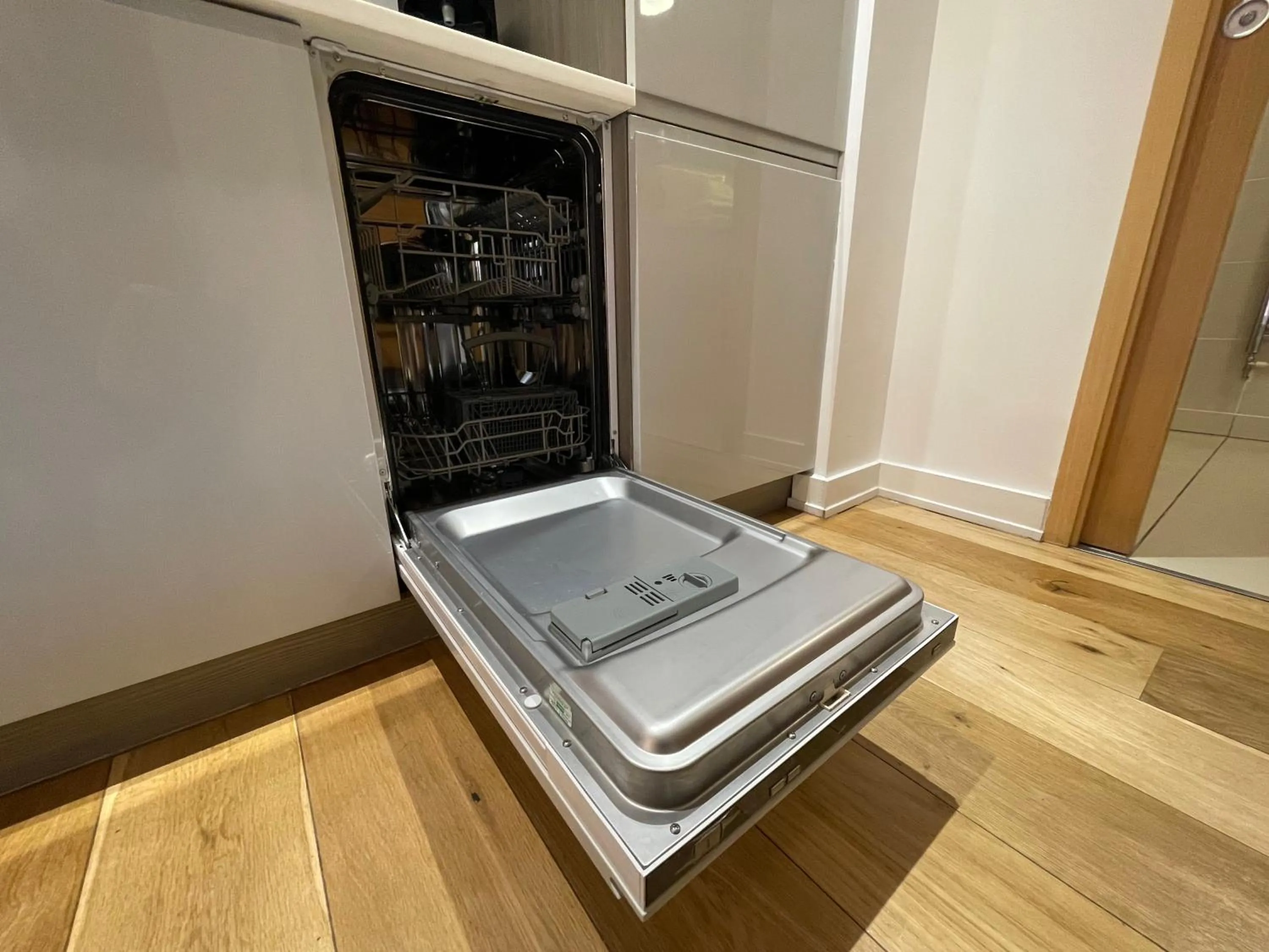 dishwasher in Quay Apartments Manchester
