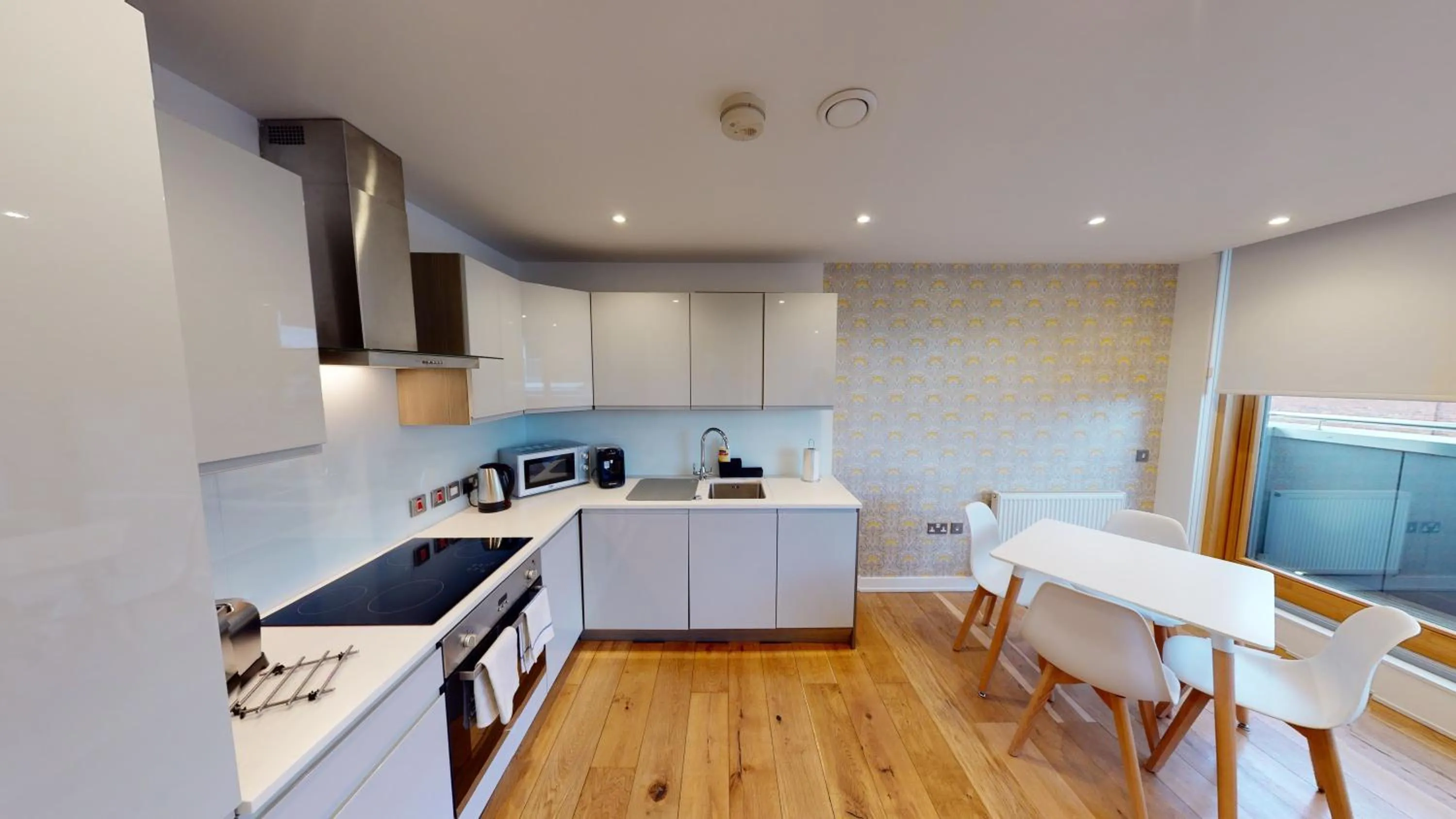 Kitchen or kitchenette in Quay Apartments Manchester