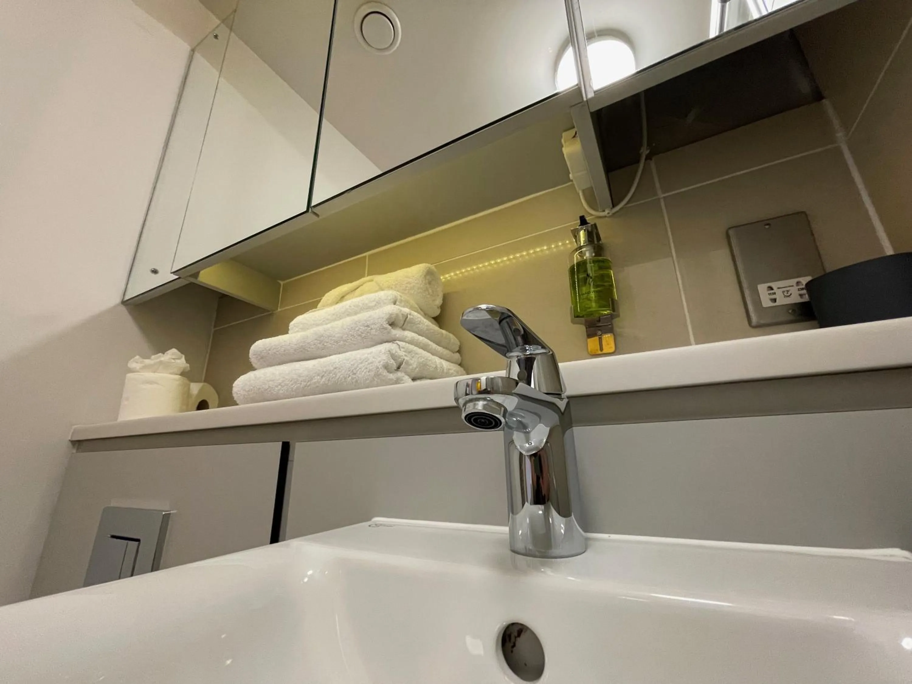 Bathroom in Quay Apartments Manchester