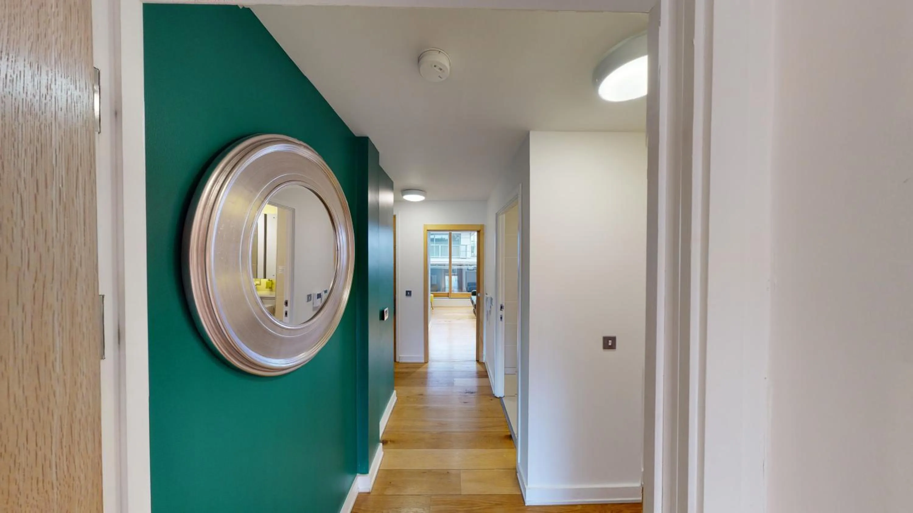 Communal lounge/ TV room in Quay Apartments Manchester