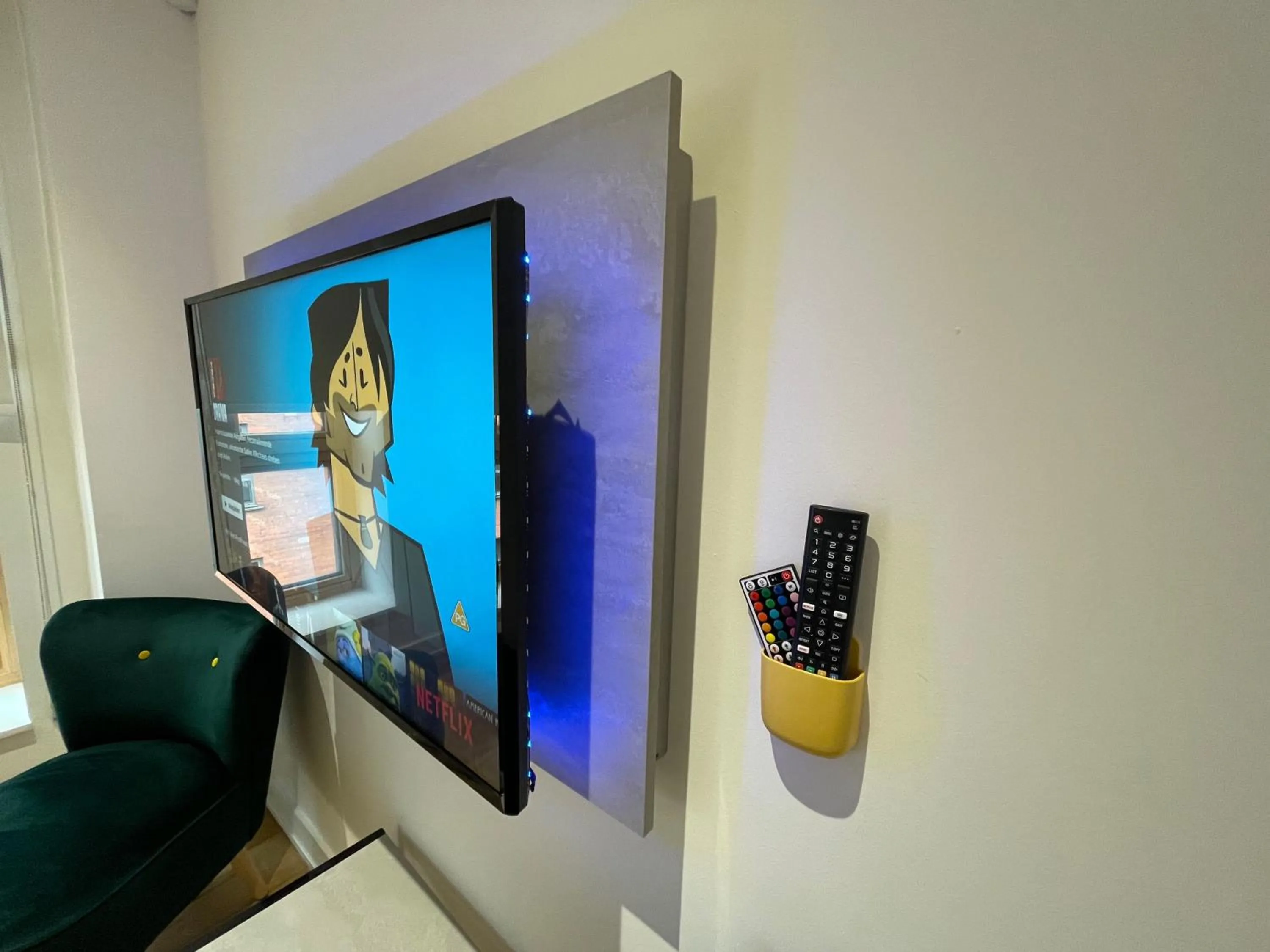 TV and multimedia in Quay Apartments Manchester