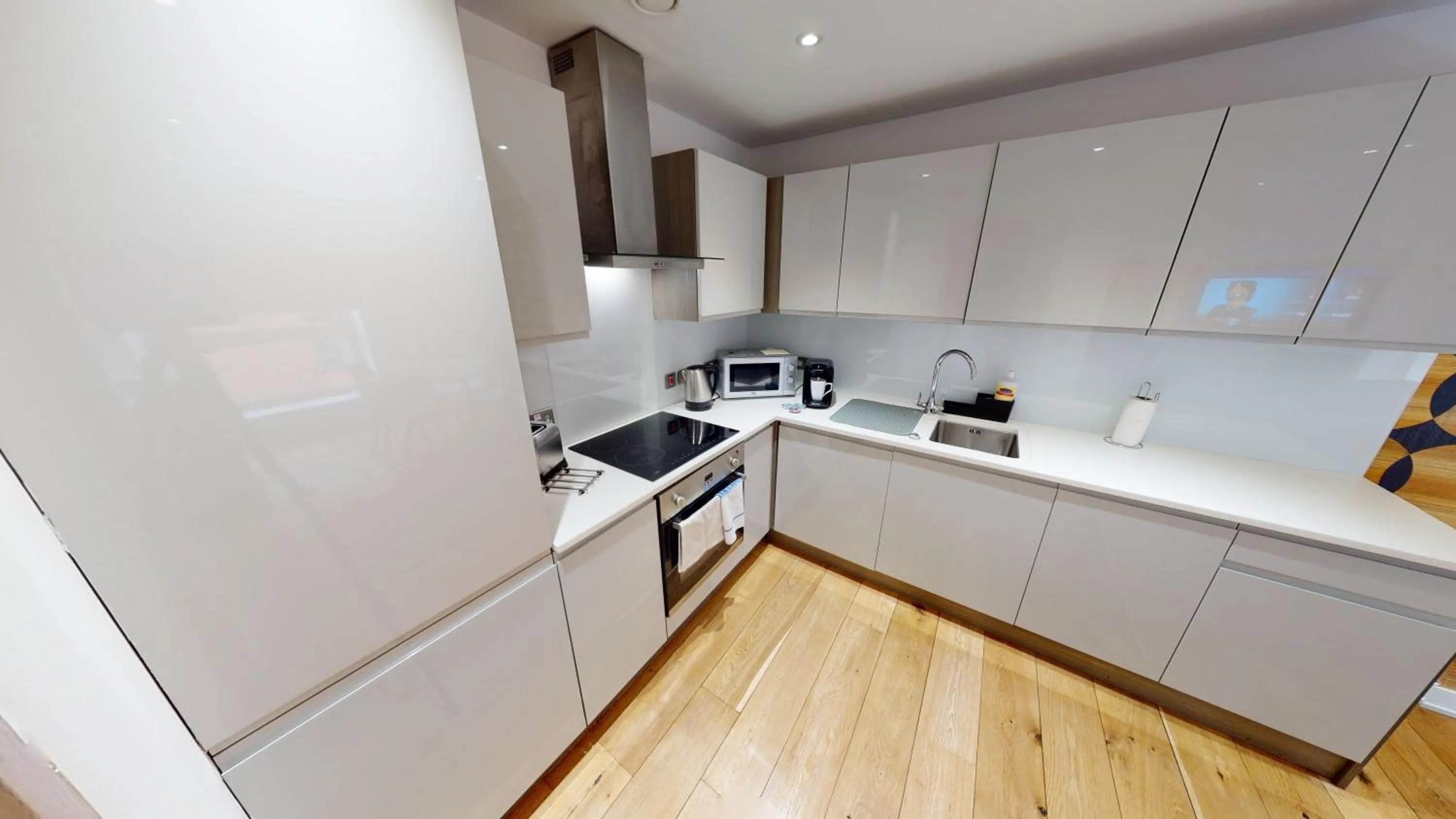 Kitchen or kitchenette in Quay Apartments Manchester