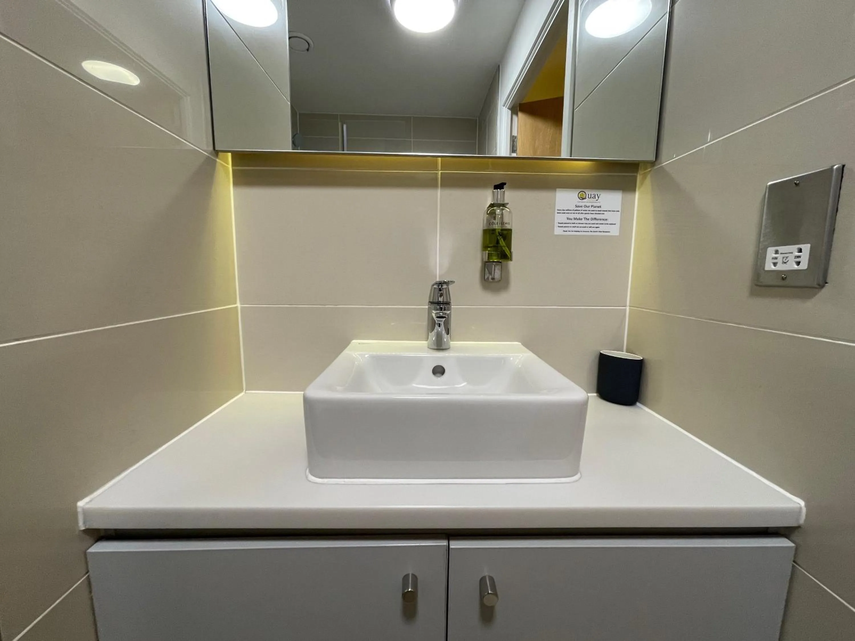 Bathroom in Quay Apartments Manchester