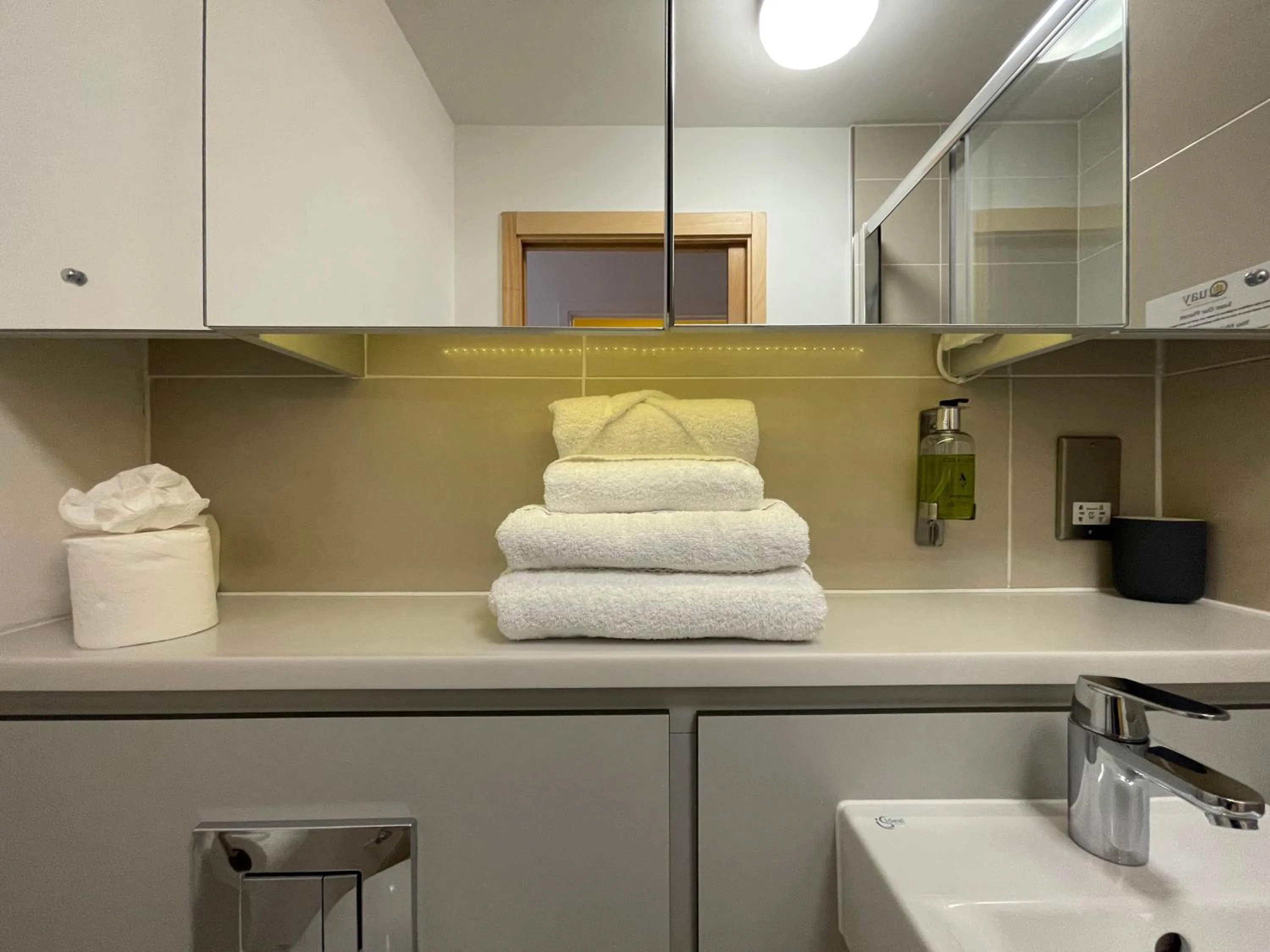 Bathroom in Quay Apartments Manchester