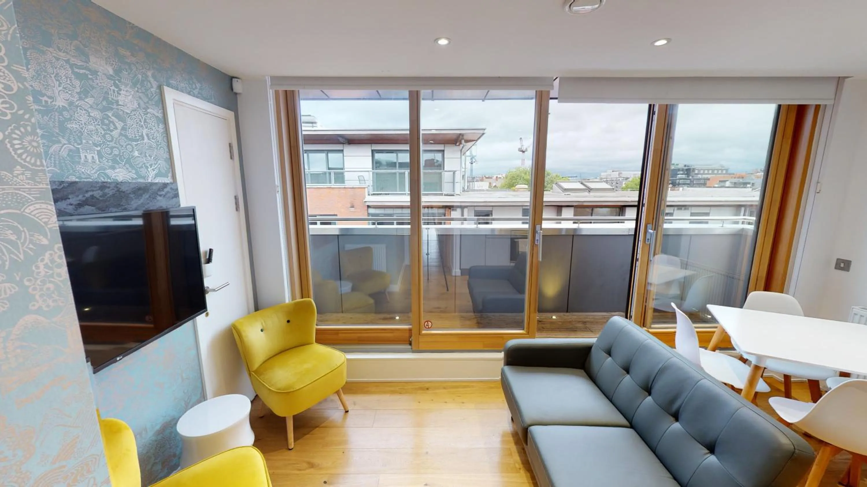TV and multimedia in Quay Apartments Manchester