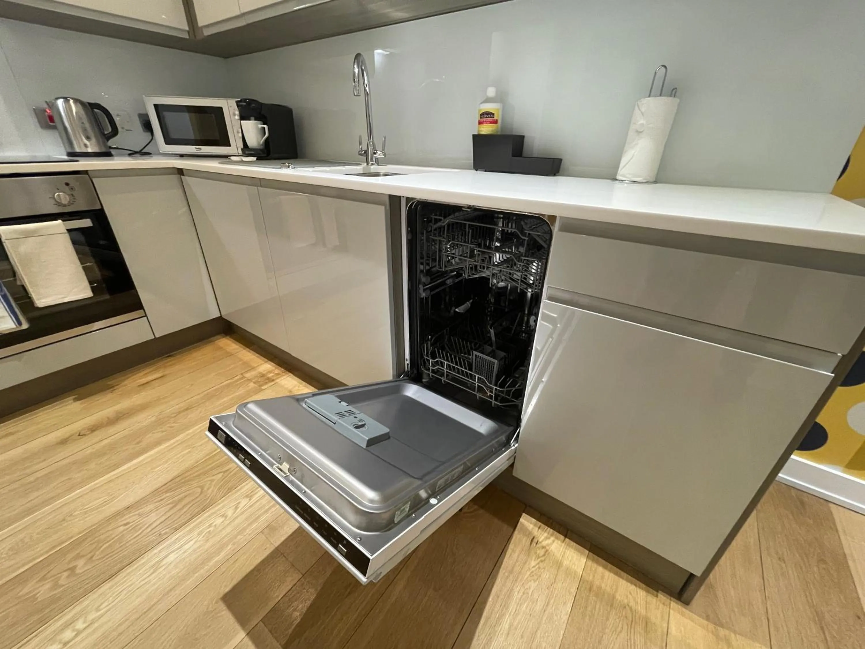 Kitchen or kitchenette in Quay Apartments Manchester