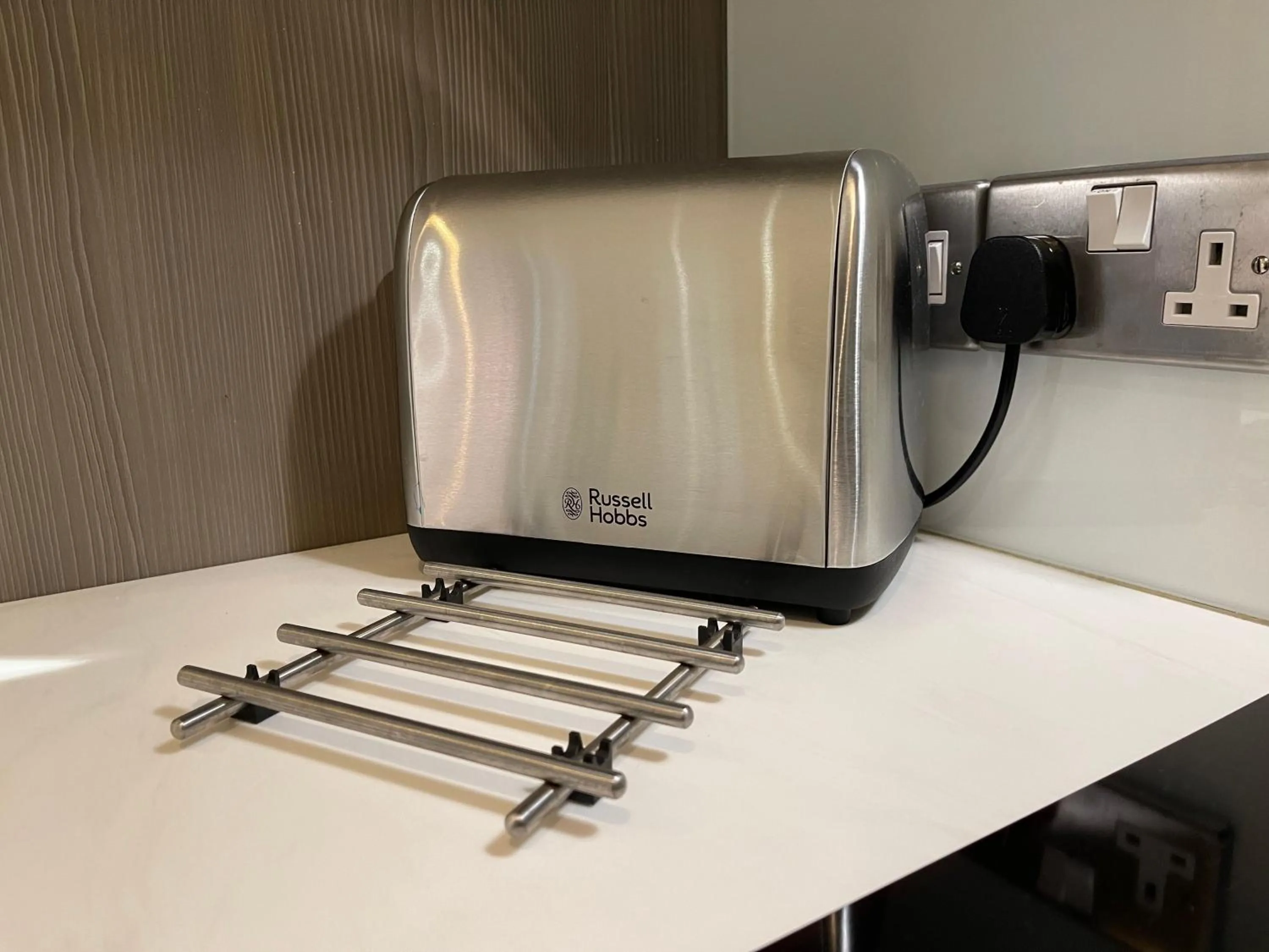 toaster in Quay Apartments Manchester