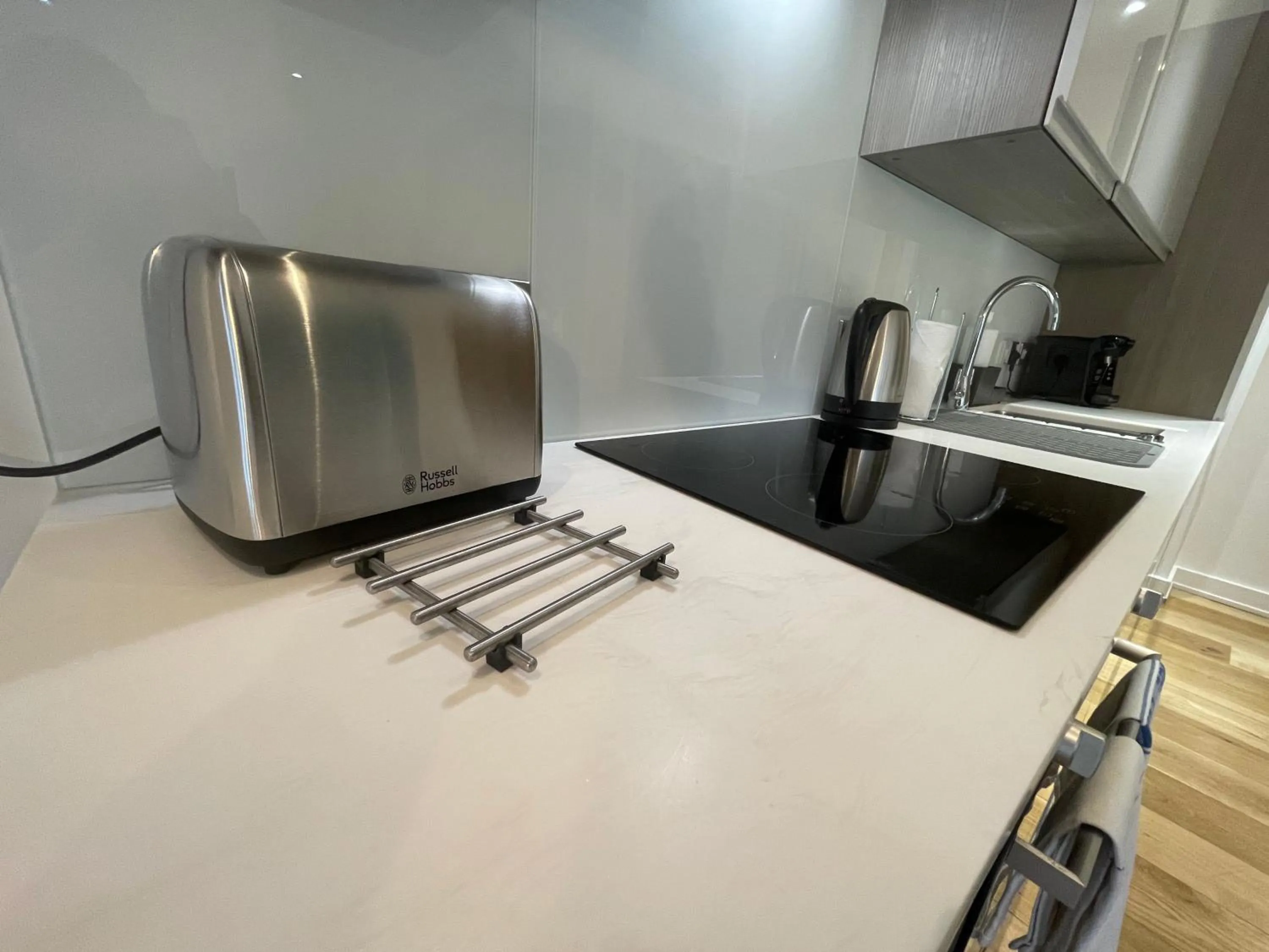 Coffee/tea facilities in Quay Apartments Manchester