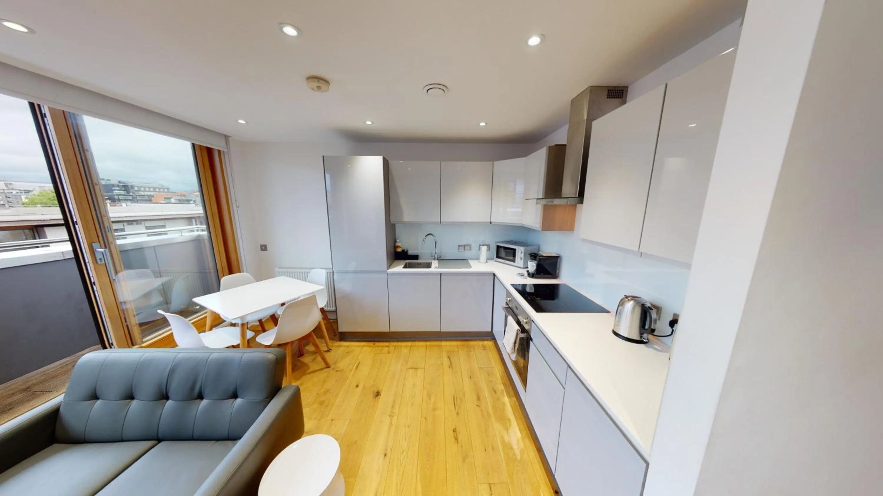 Kitchen or kitchenette in Quay Apartments Manchester