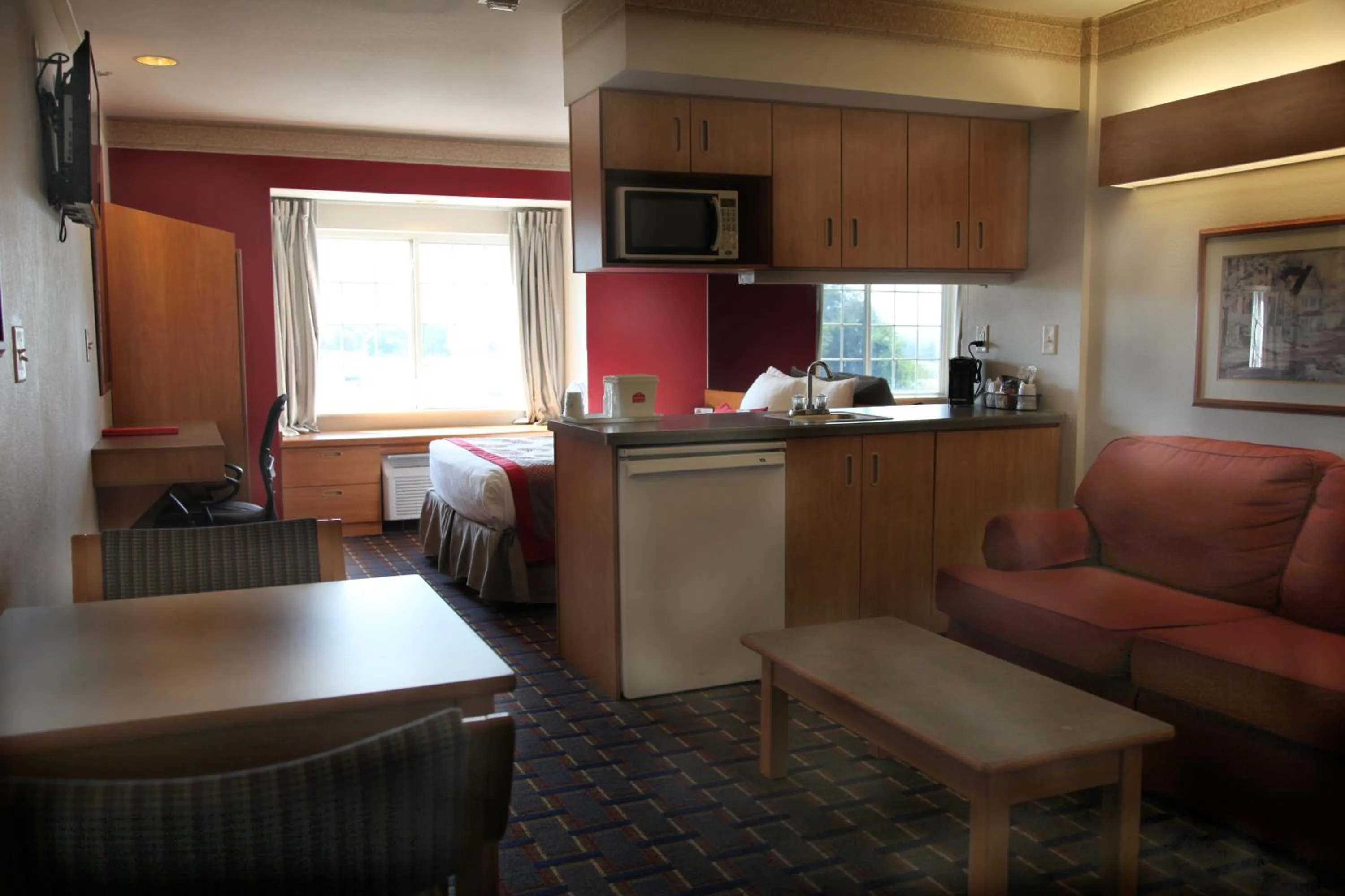 Kitchen or kitchenette in Ramada Limited by Wyndham, Bloomington I-55 & I-74 IL