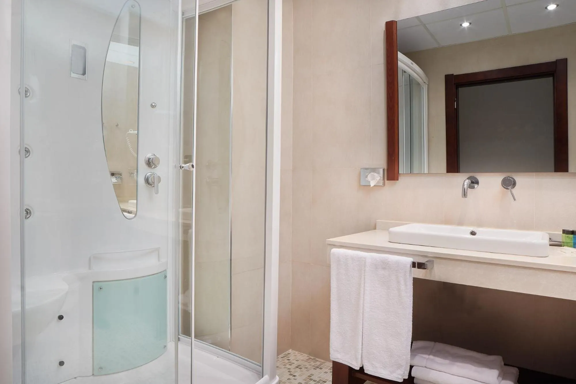 Shower in Hotel Granda