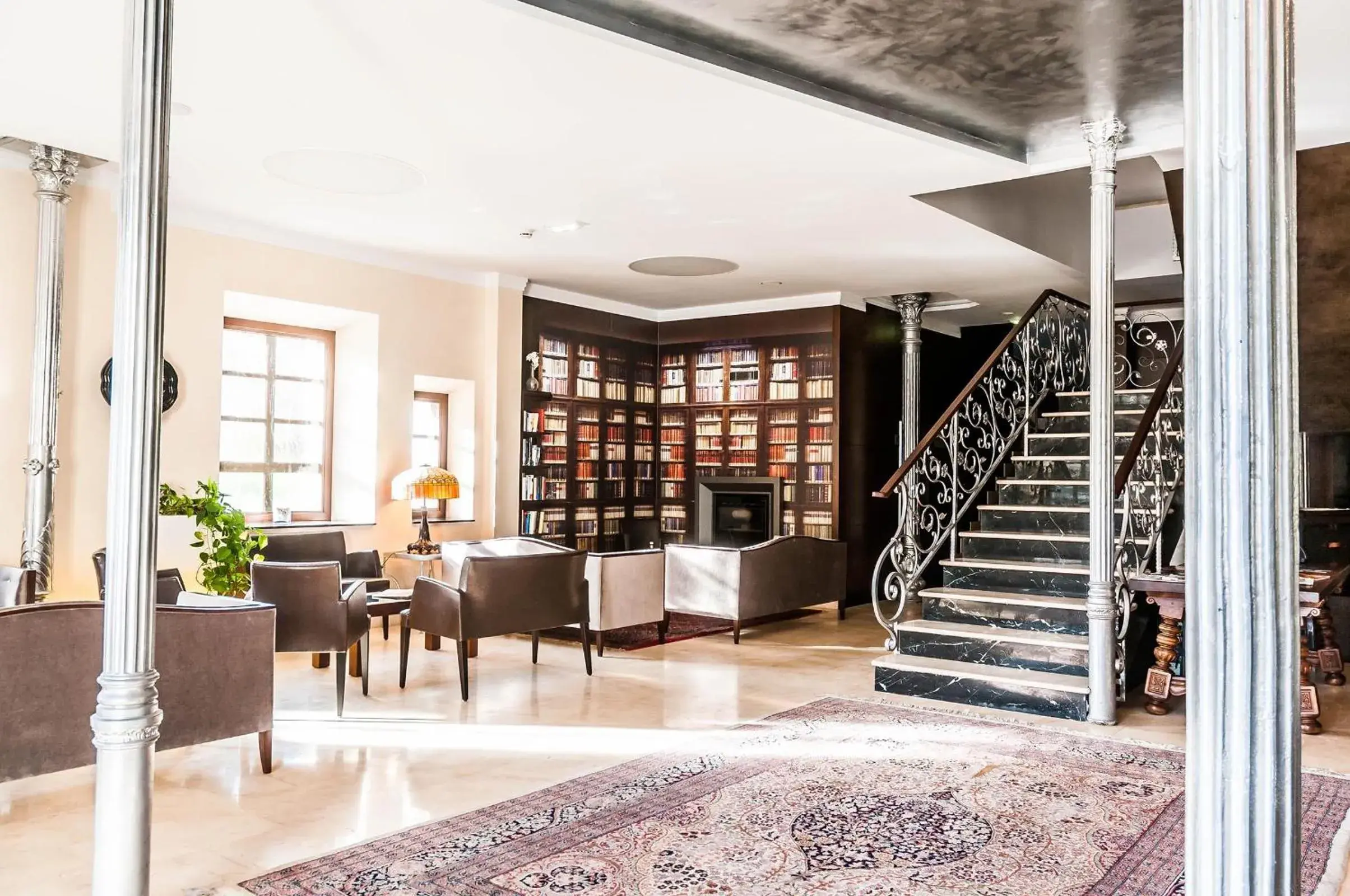 Lobby or reception in Hotel Granda Lobby or reception in Hotel Granda