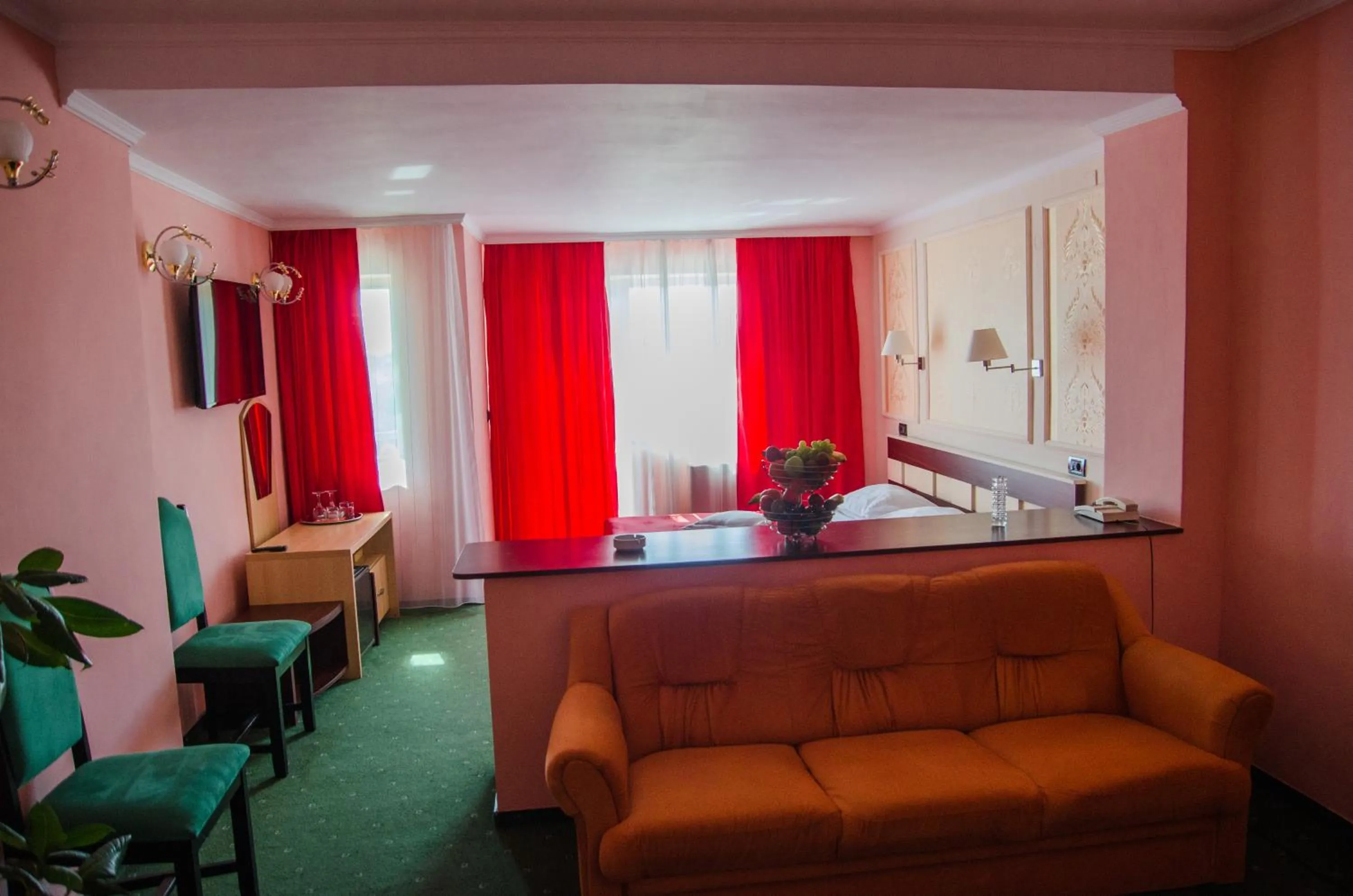 Pool view, Bed in Hotel President