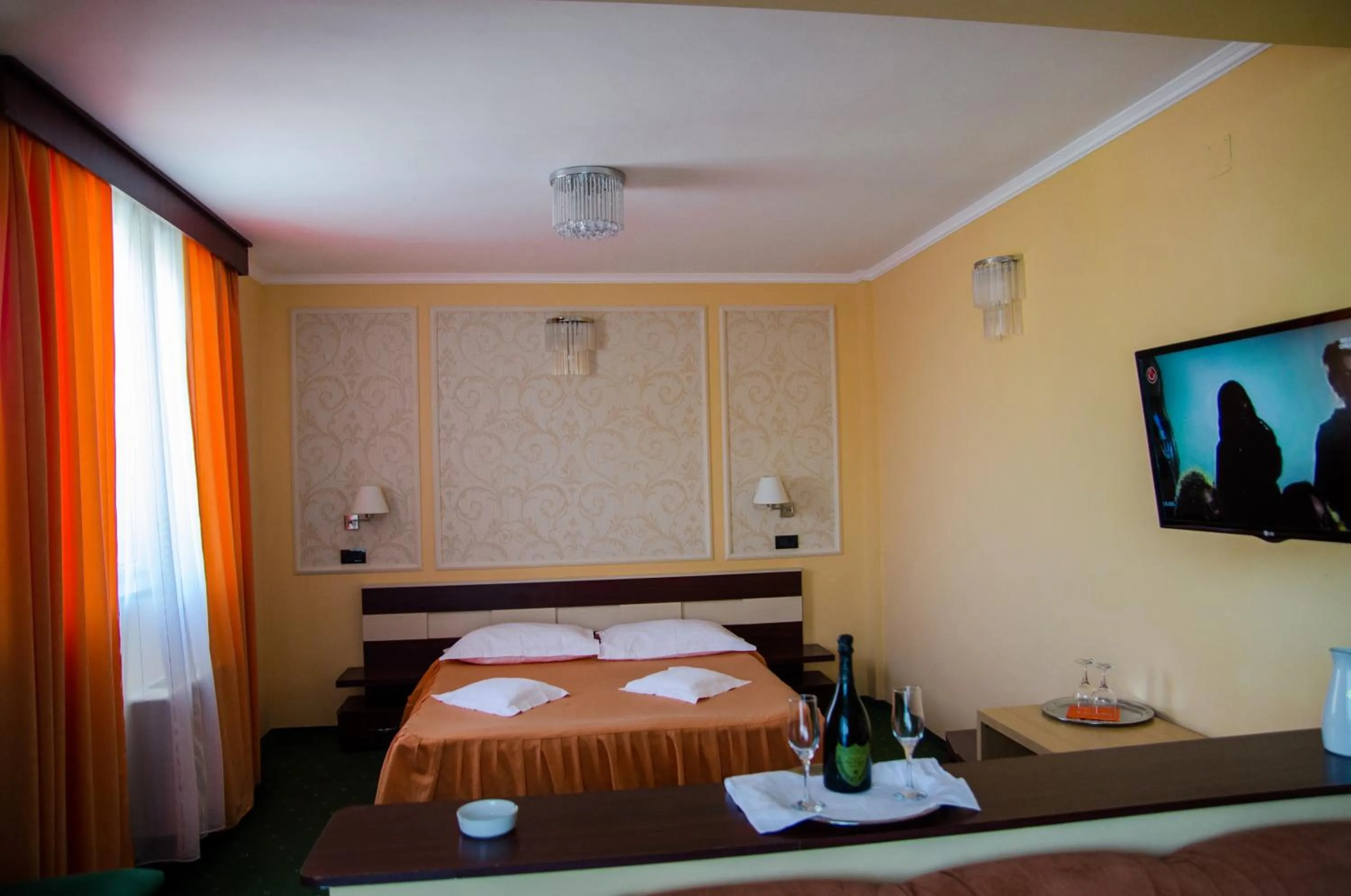 Day, Bed in Hotel President