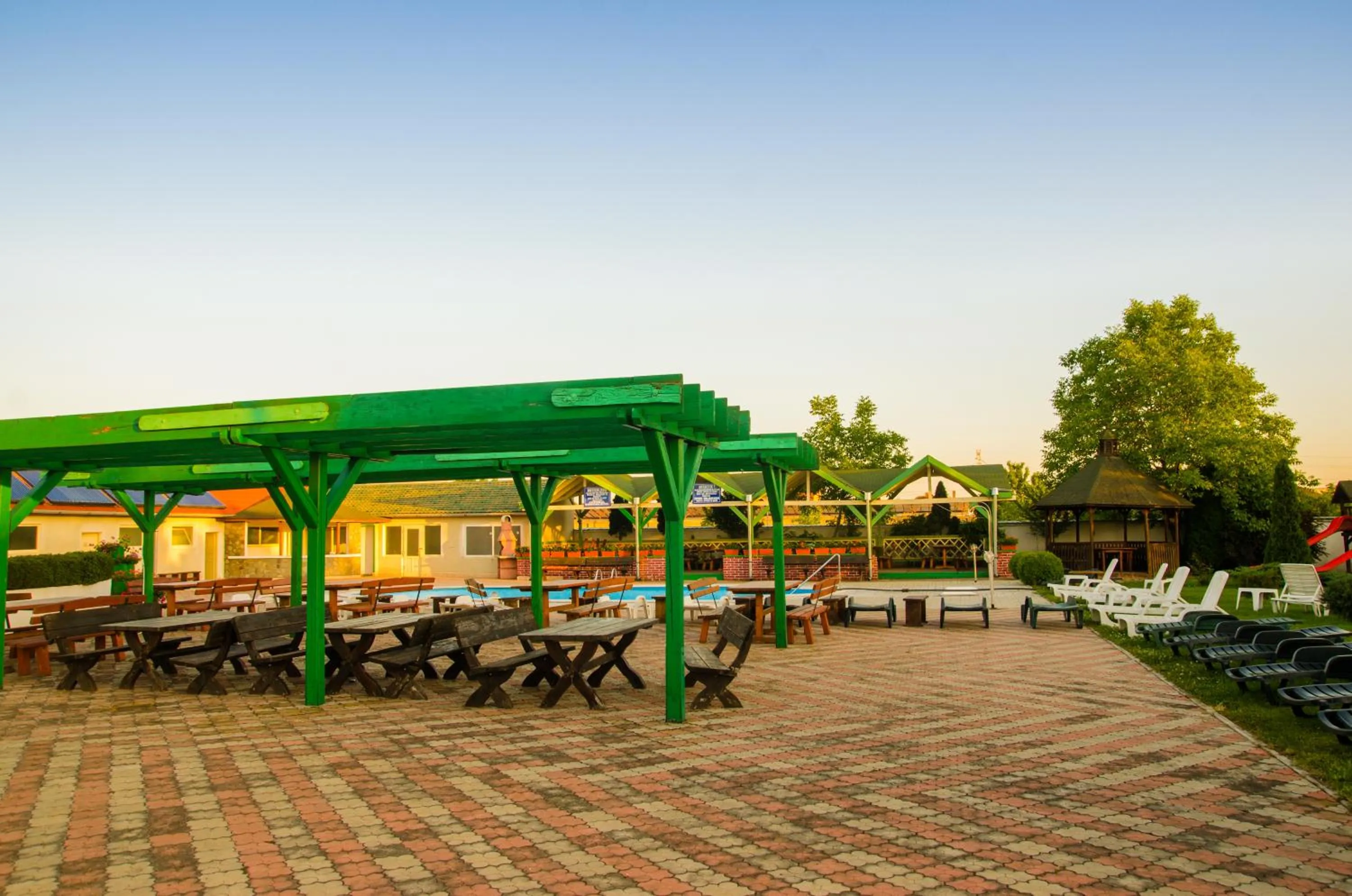 Summer in Hotel President