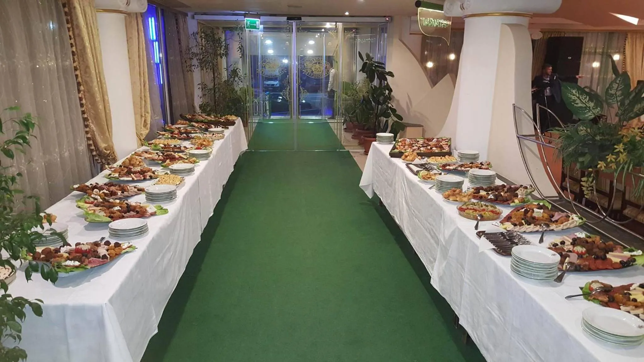 Food in Hotel President