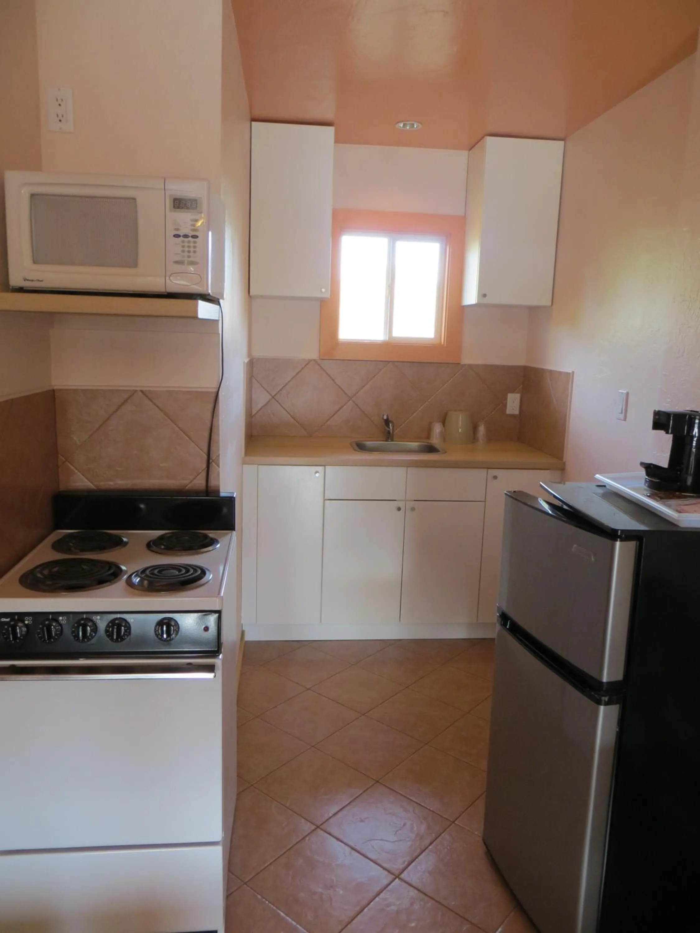 Kitchen or kitchenette in Coast Inn and Spa