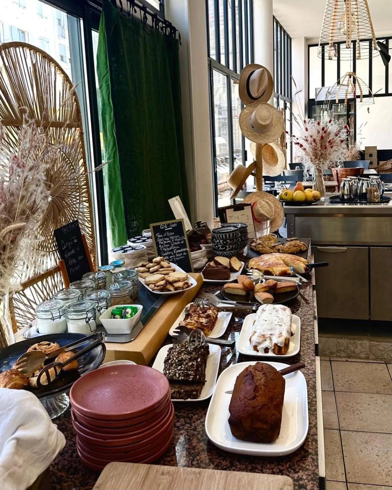 Buffet breakfast in Maison Volver