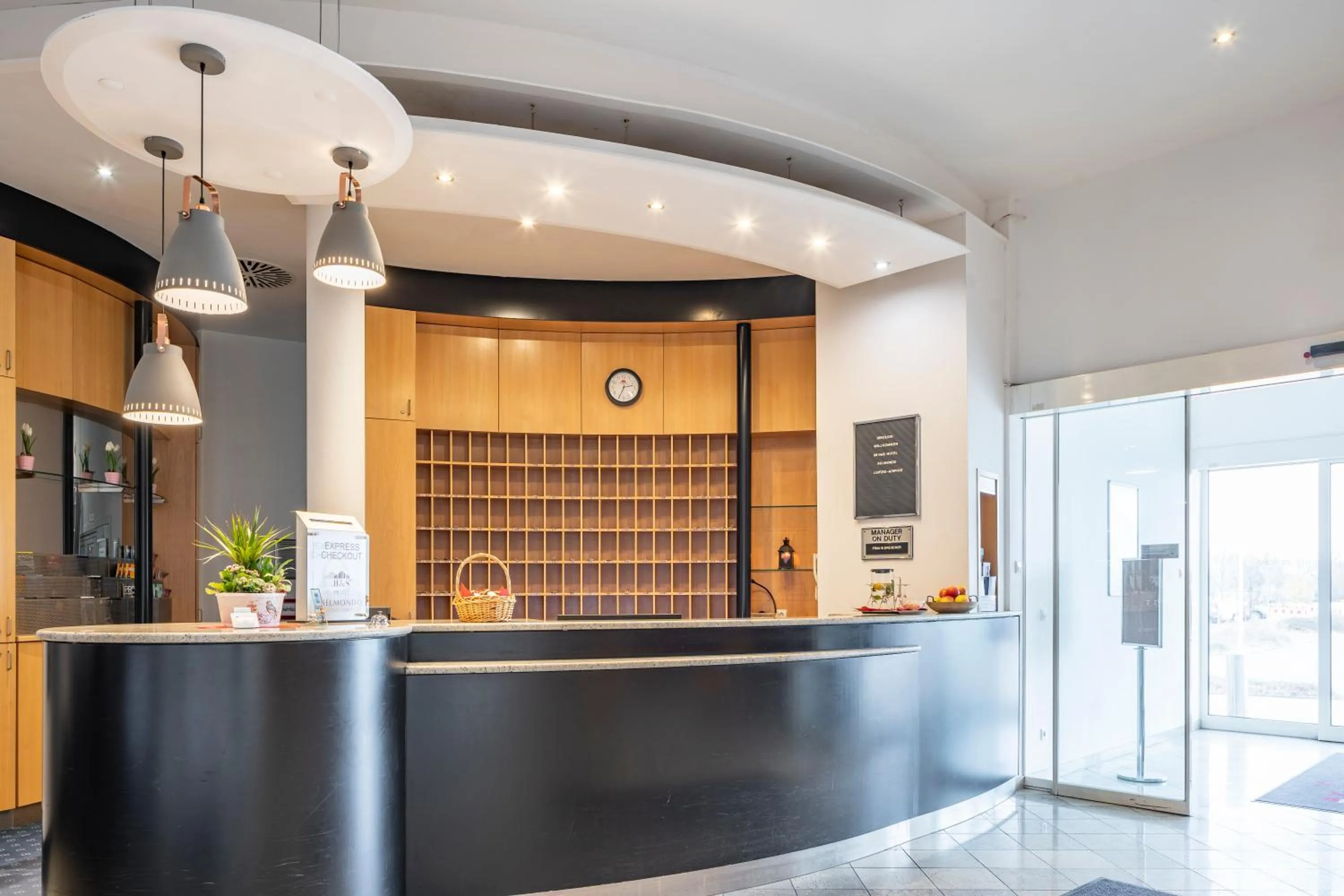 Lobby or reception in Hotel Belmondo Leipzig Airport