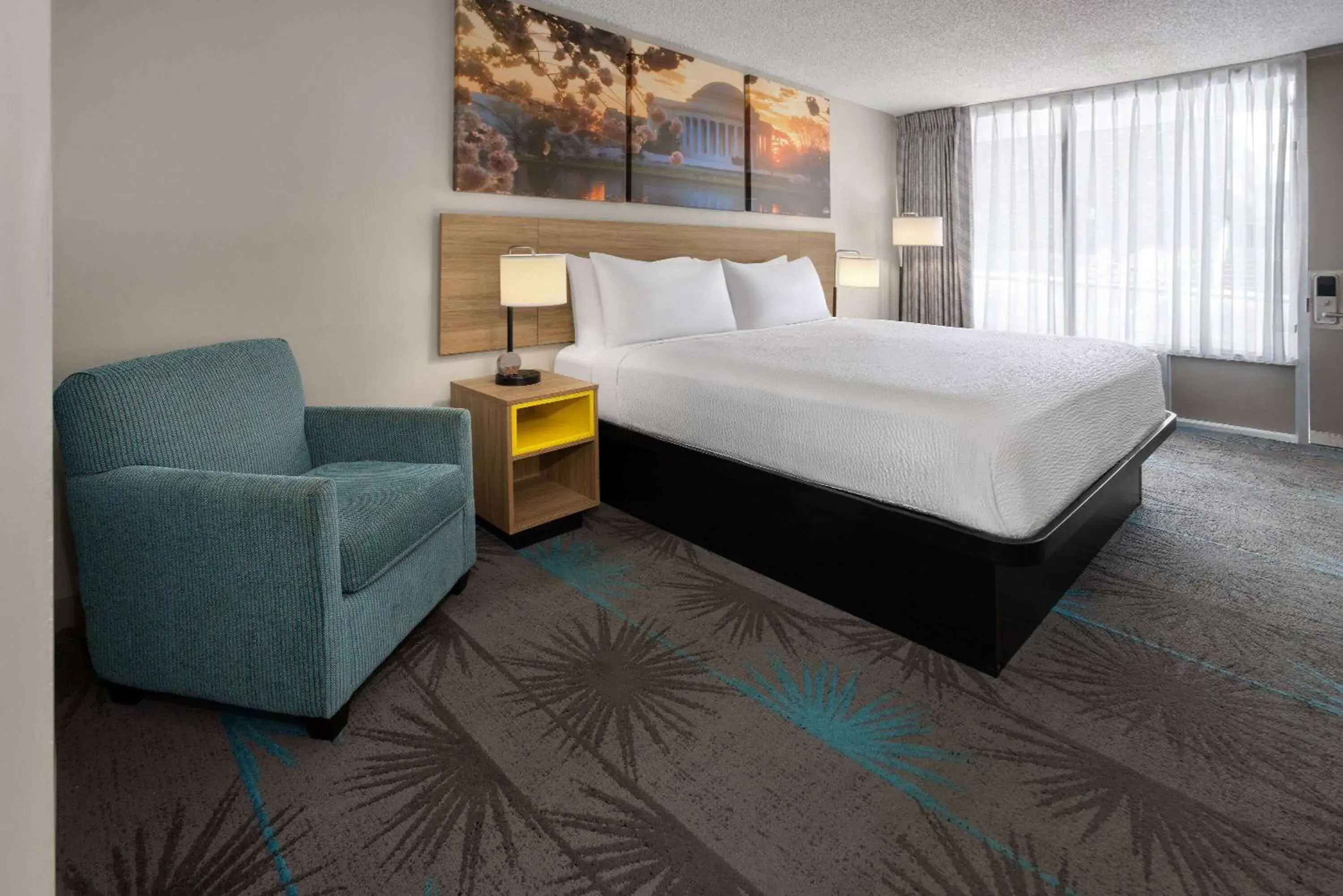 Photo of the whole room, Bed in Days Inn of Frederick by Wyndham Photo of the whole room, Bed in Days Inn of Frederick by Wyndham