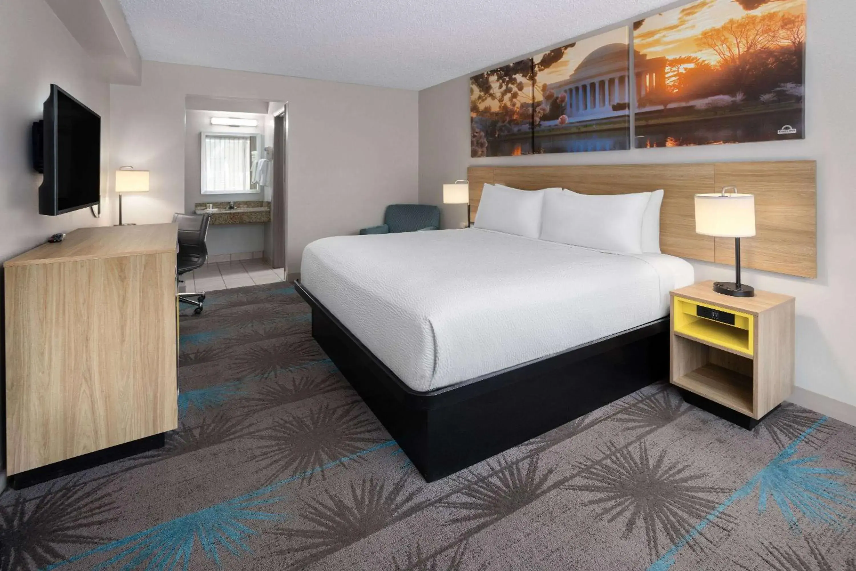 King Room - Non-Smoking in Days Inn of Frederick by Wyndham King Room - Non-Smoking in Days Inn of Frederick by Wyndham