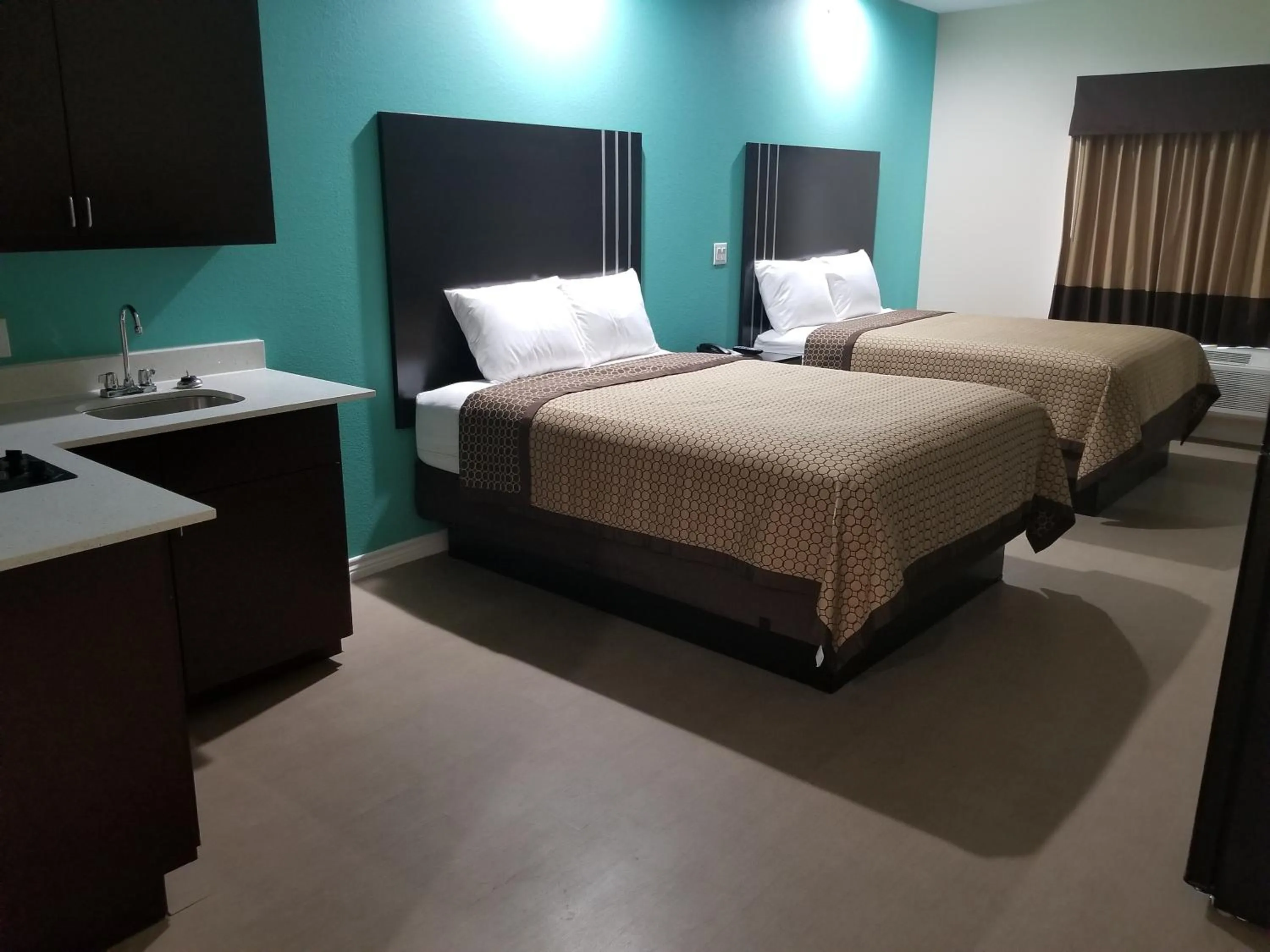 Other in Scottish Inns & Suites