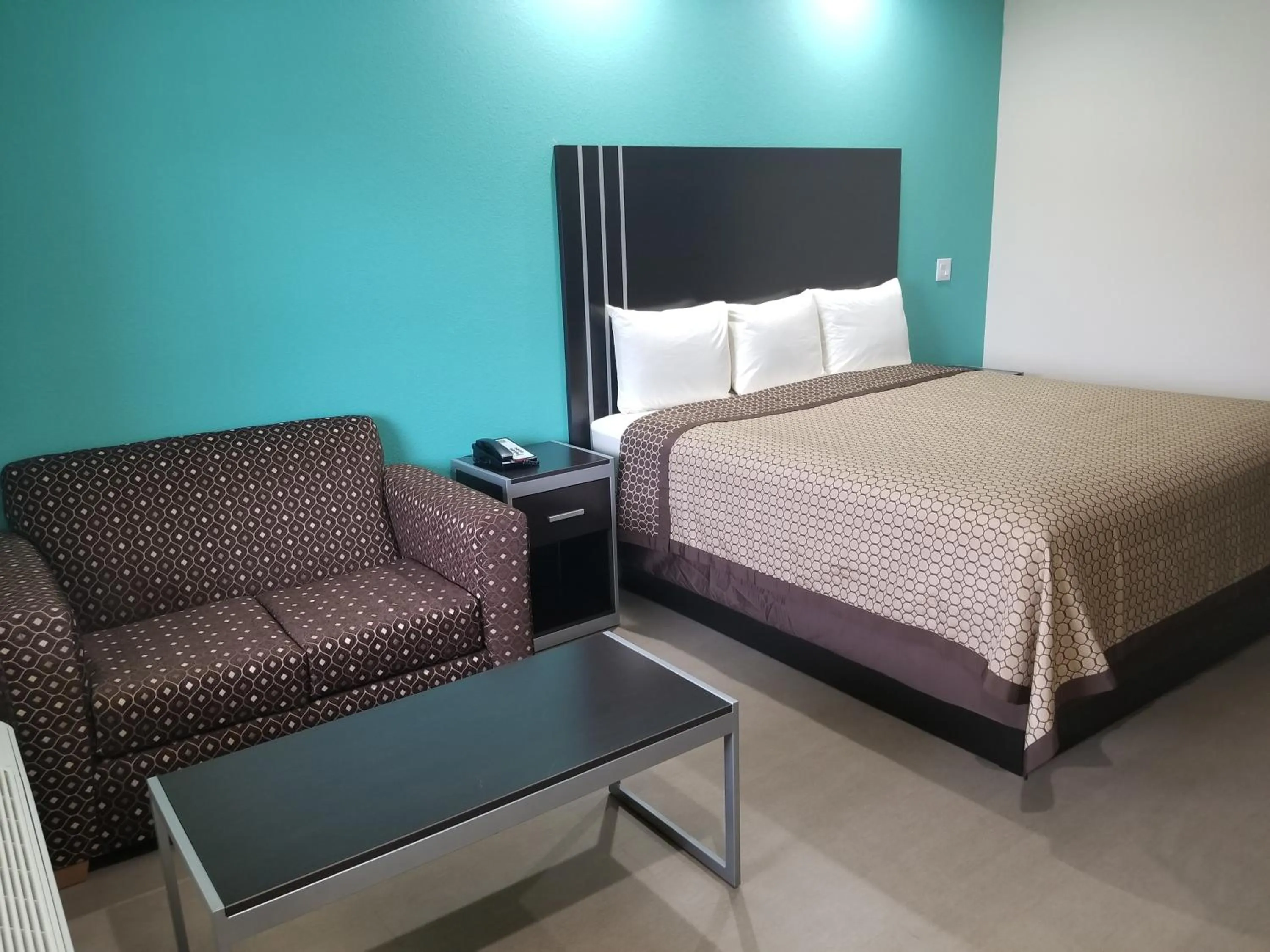 Photo of the whole room in Scottish Inns & Suites