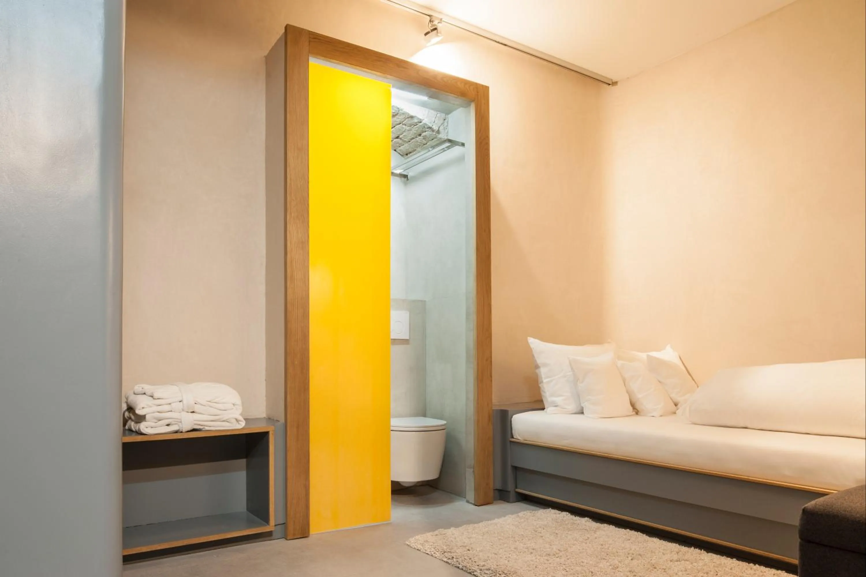 Shower, Bed in himmel und himmel