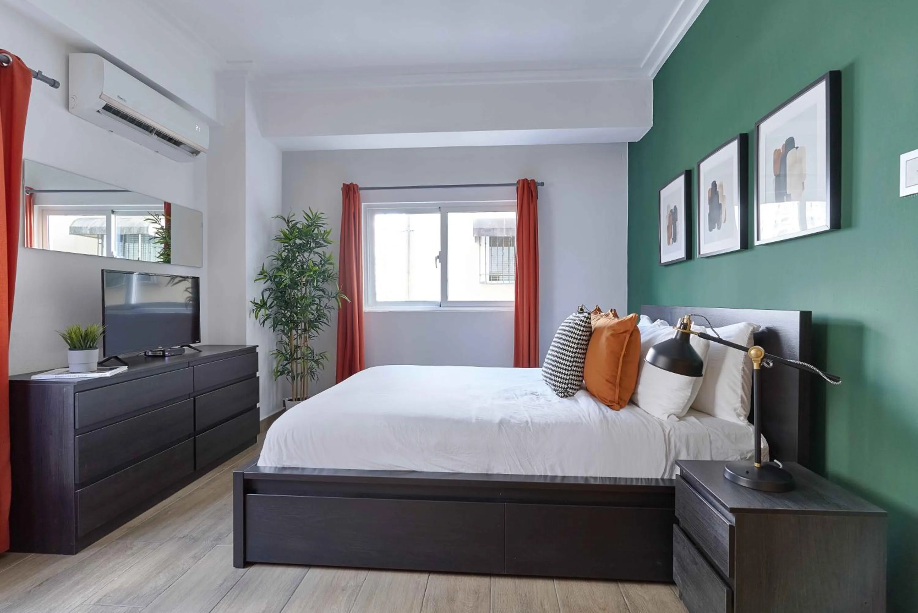 Bedroom, Bed in Central Park Tower